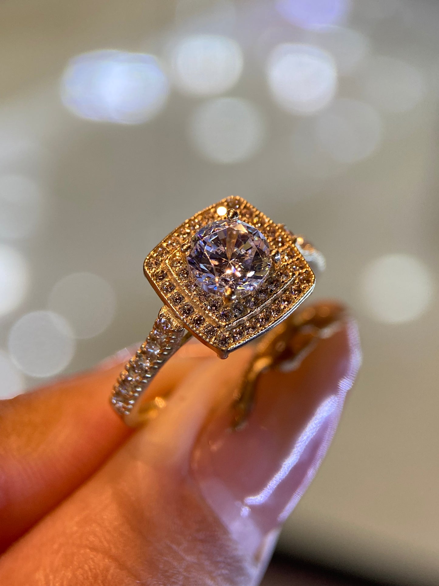 Anillo de compromiso en oro