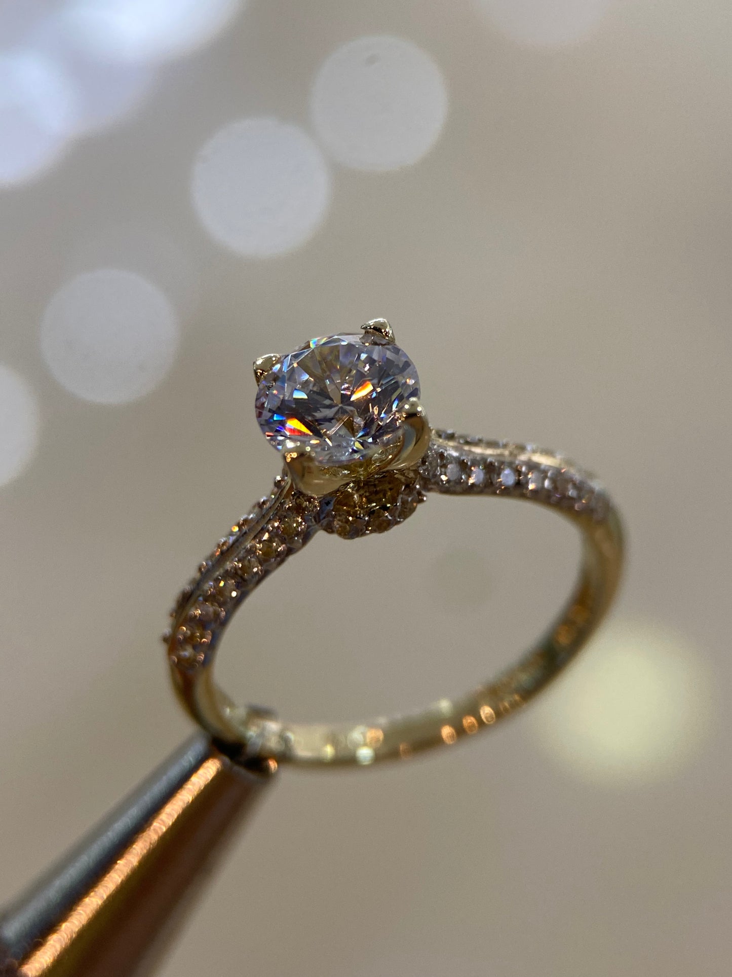 Anillo de compromiso en oro