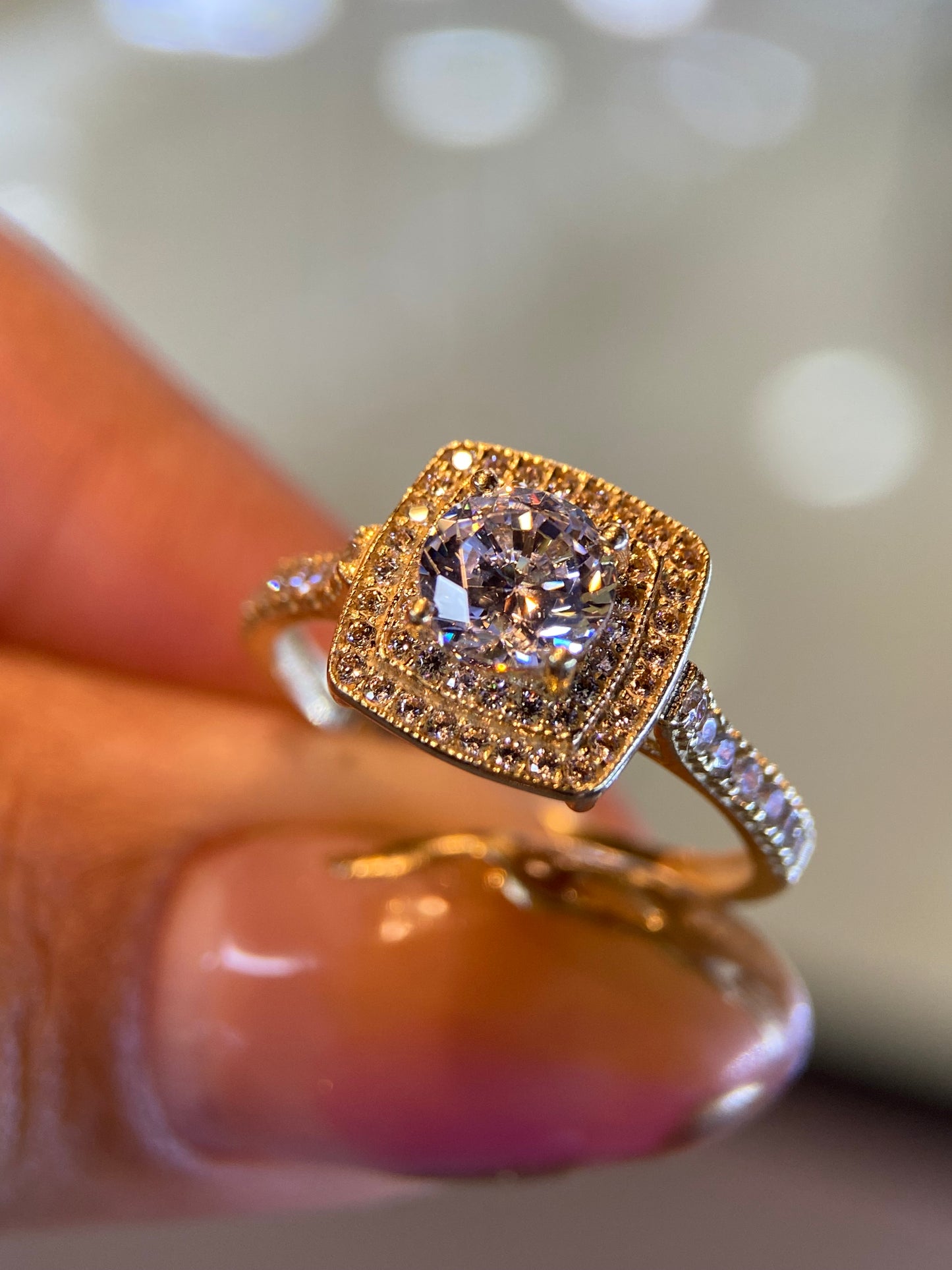 Anillo de compromiso en oro