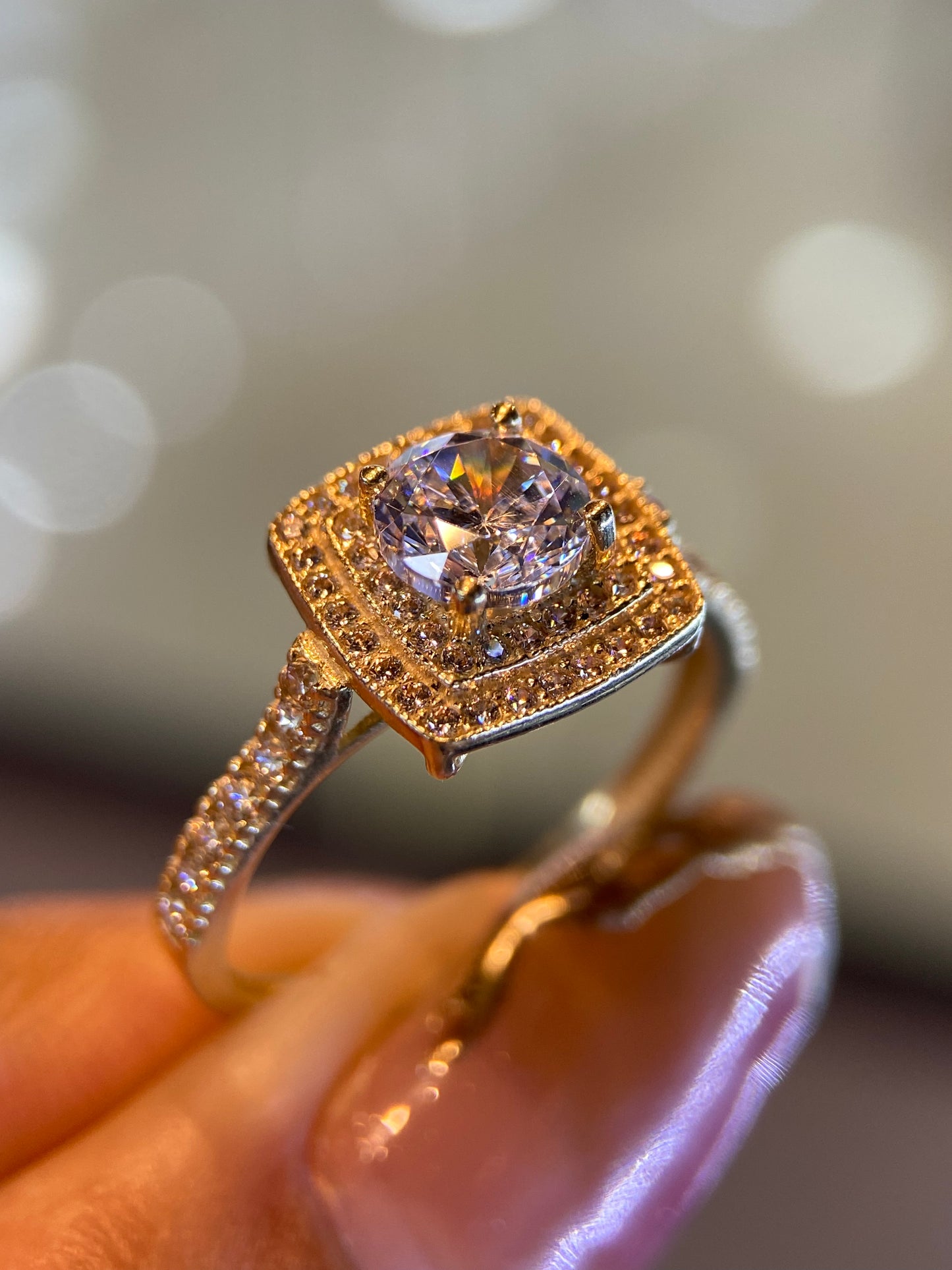 Anillo de compromiso en oro