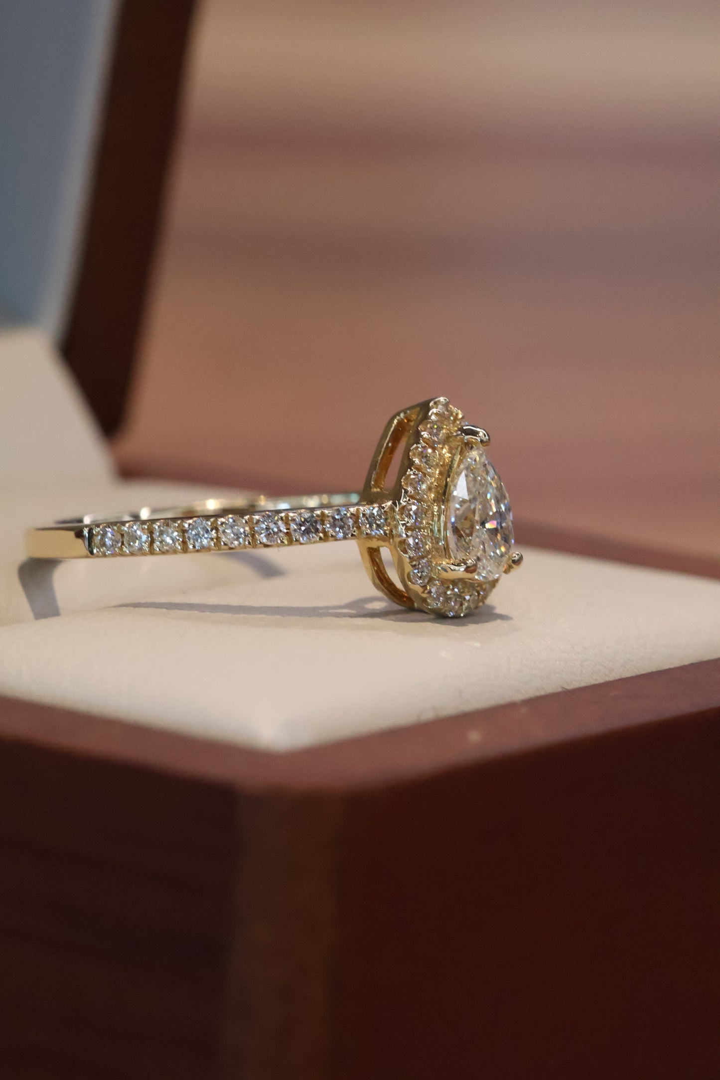 Anillo OF2207 en oro amarillo 14k con diamante natural .20cts .41L