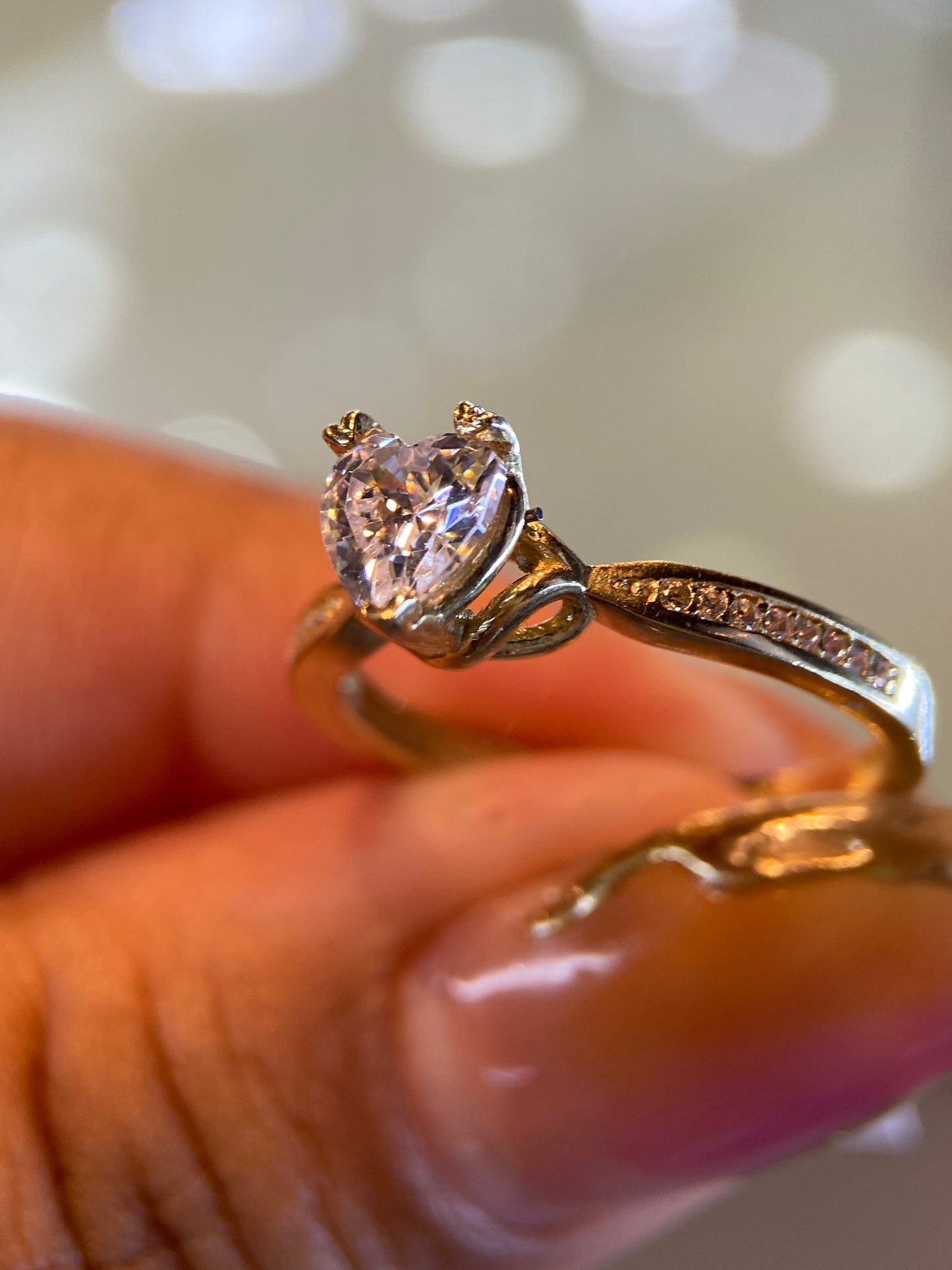 Anillo de compromiso en oro