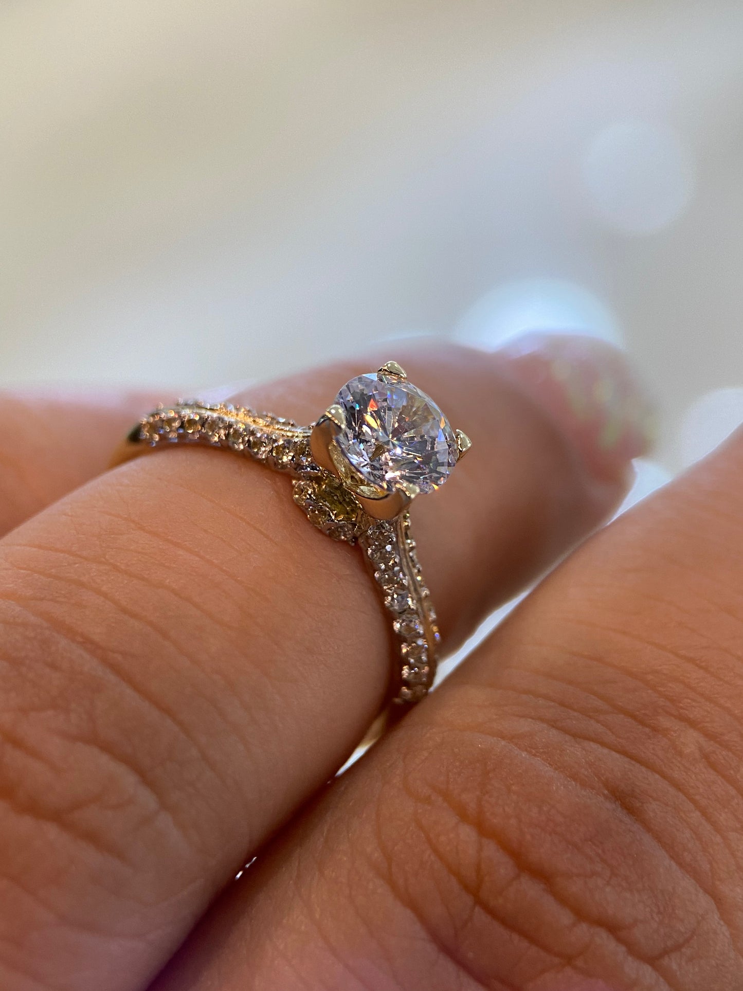 Anillo de compromiso en oro