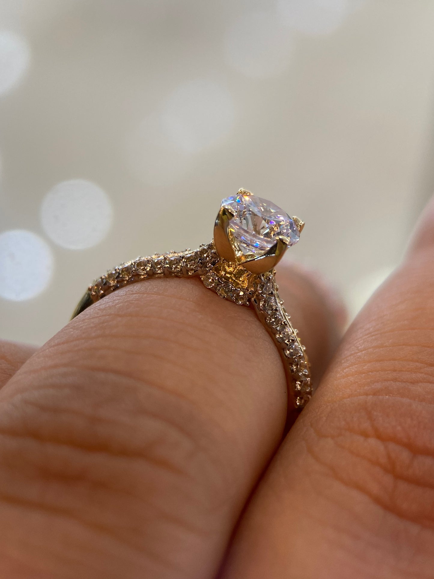 Anillo de compromiso en oro