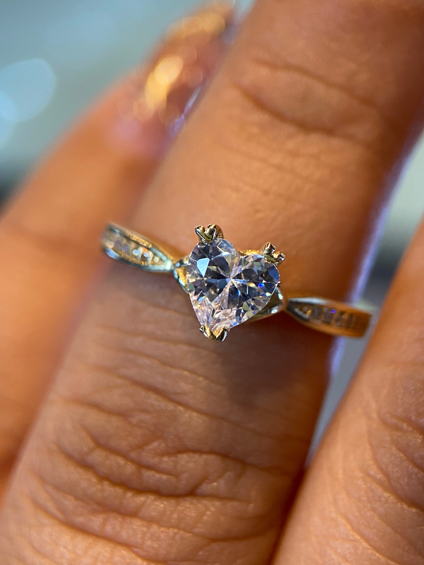 Anillo de compromiso en oro