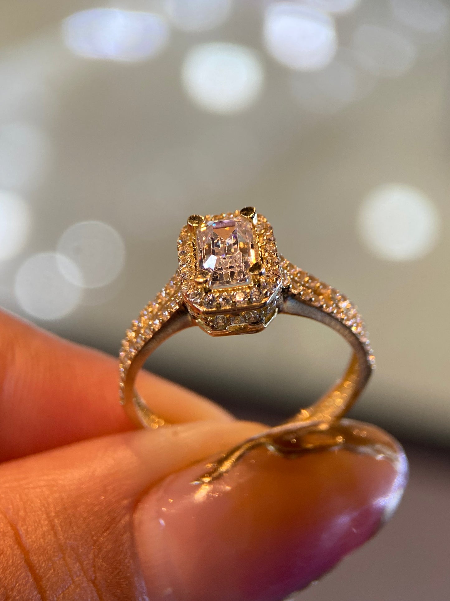 Anillo de compromiso en oro