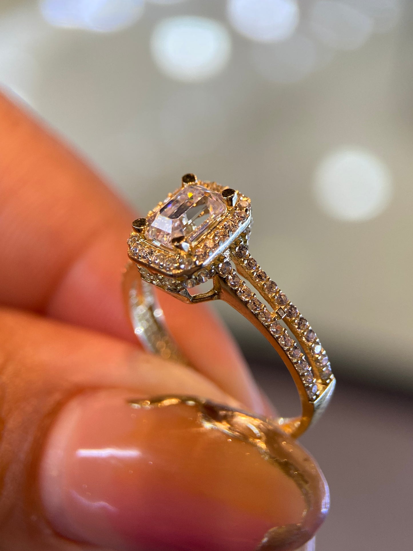 Anillo de compromiso en oro