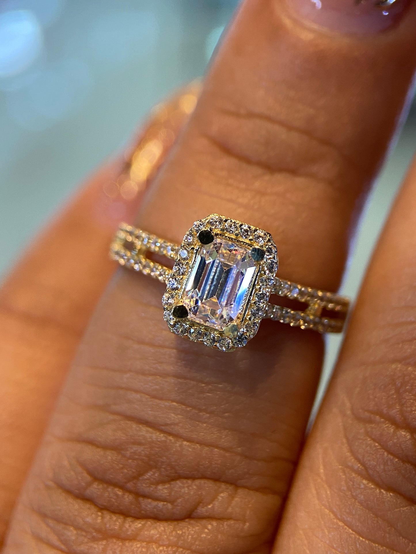 Anillo de compromiso en oro