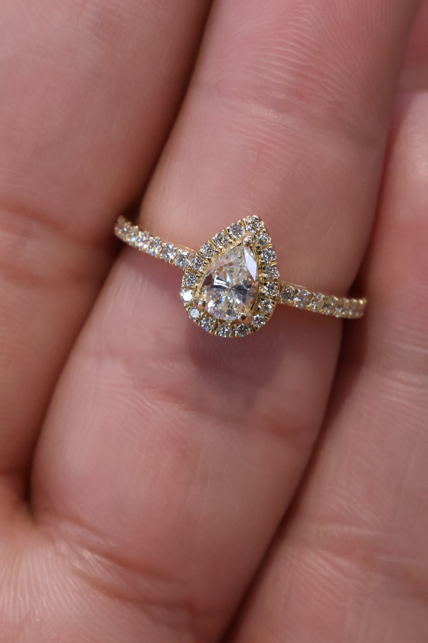 Anillo OF2207 en oro amarillo 14k con diamante natural .20cts .41L