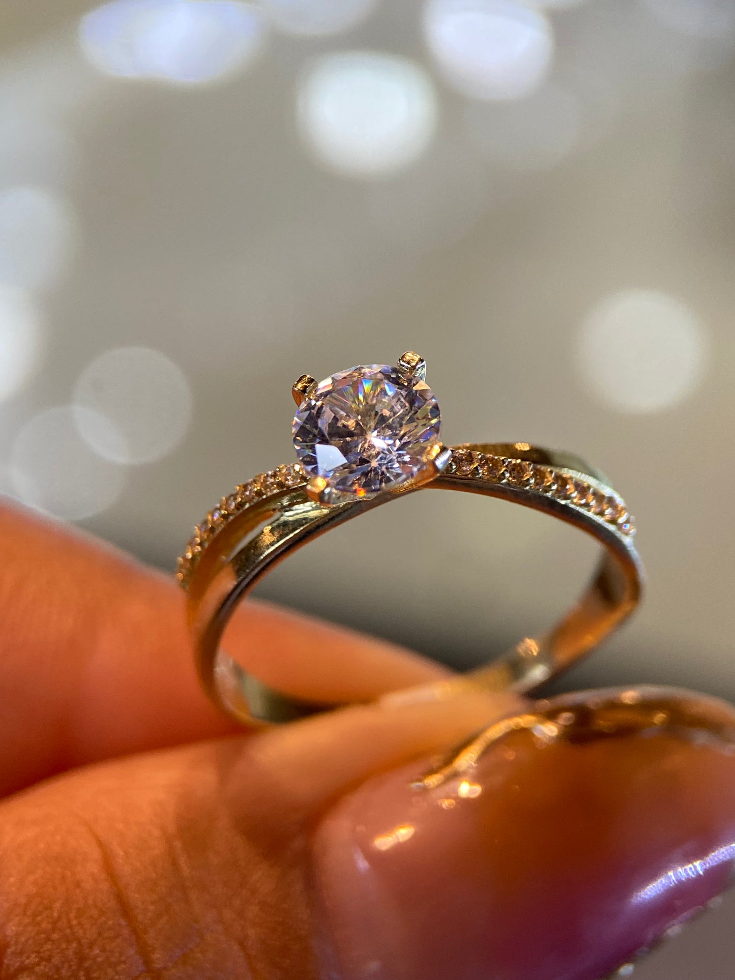 Anillo de compromiso en oro