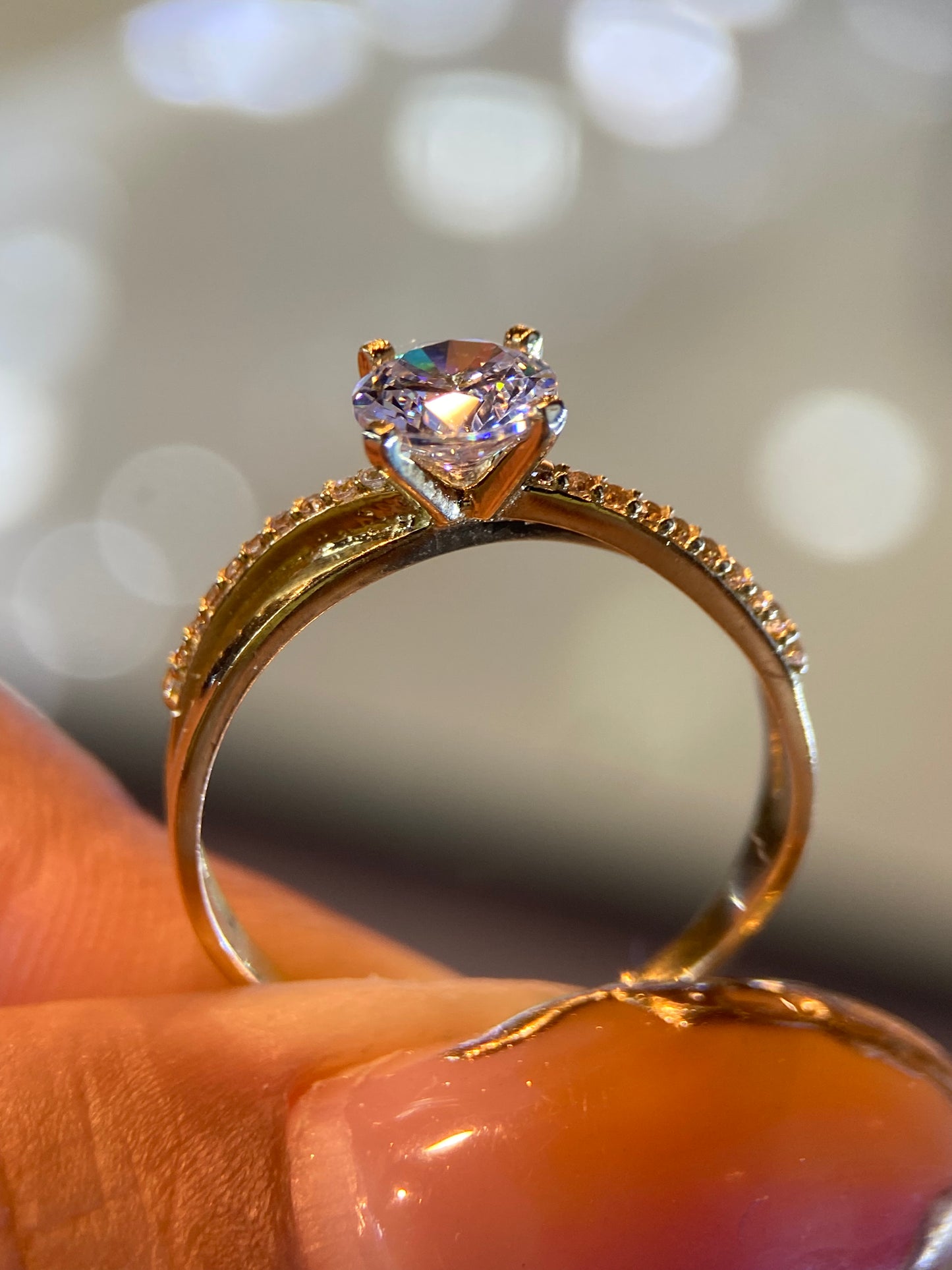 Anillo de compromiso en oro