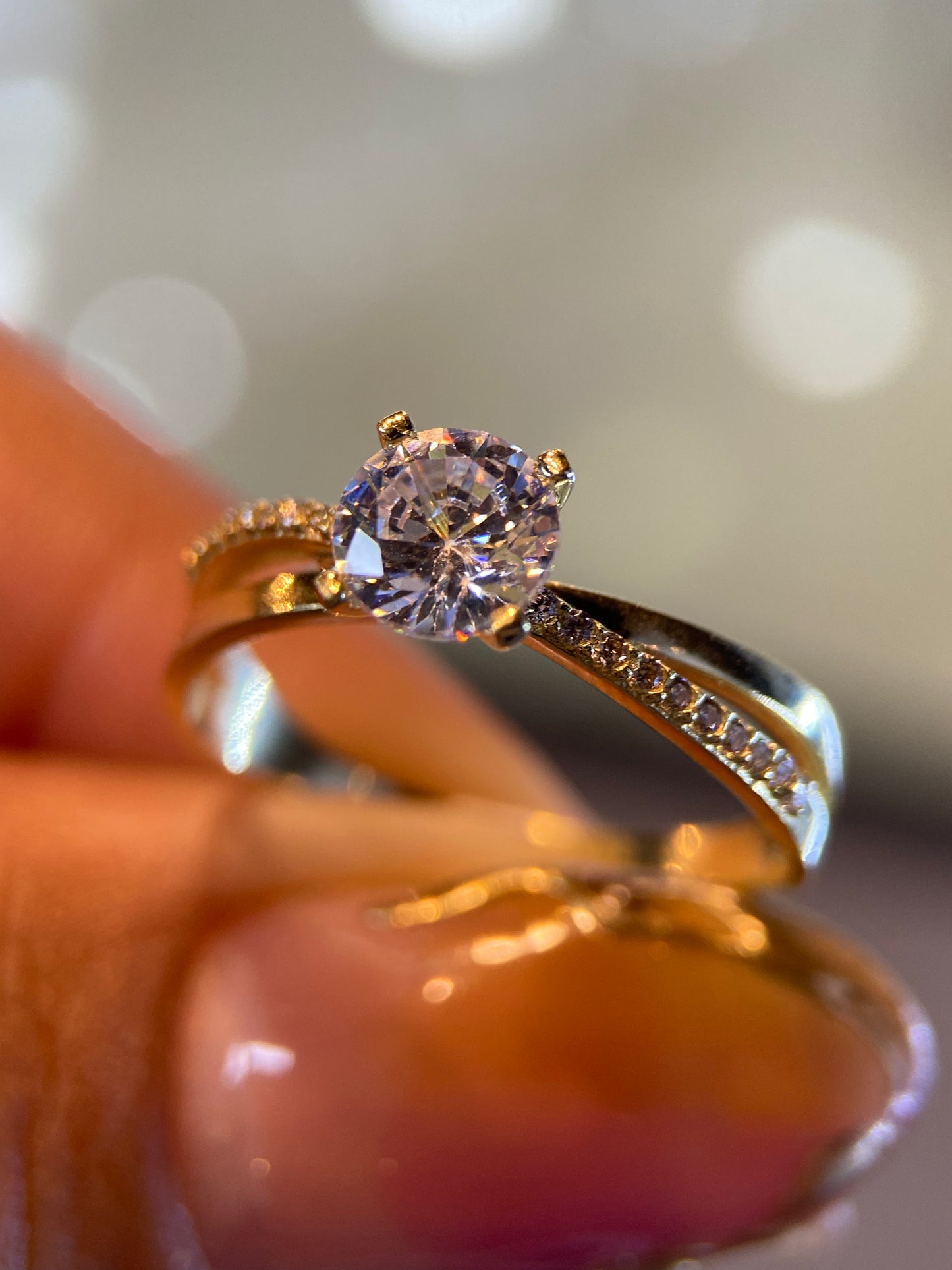 Anillo de compromiso en oro