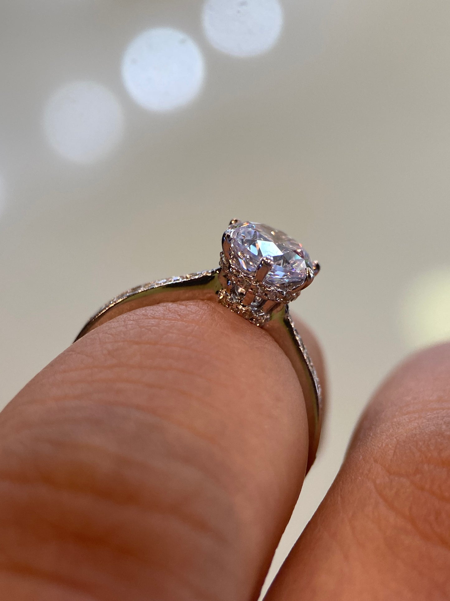 14K white gold ring with white zirconias Cod: MAN265