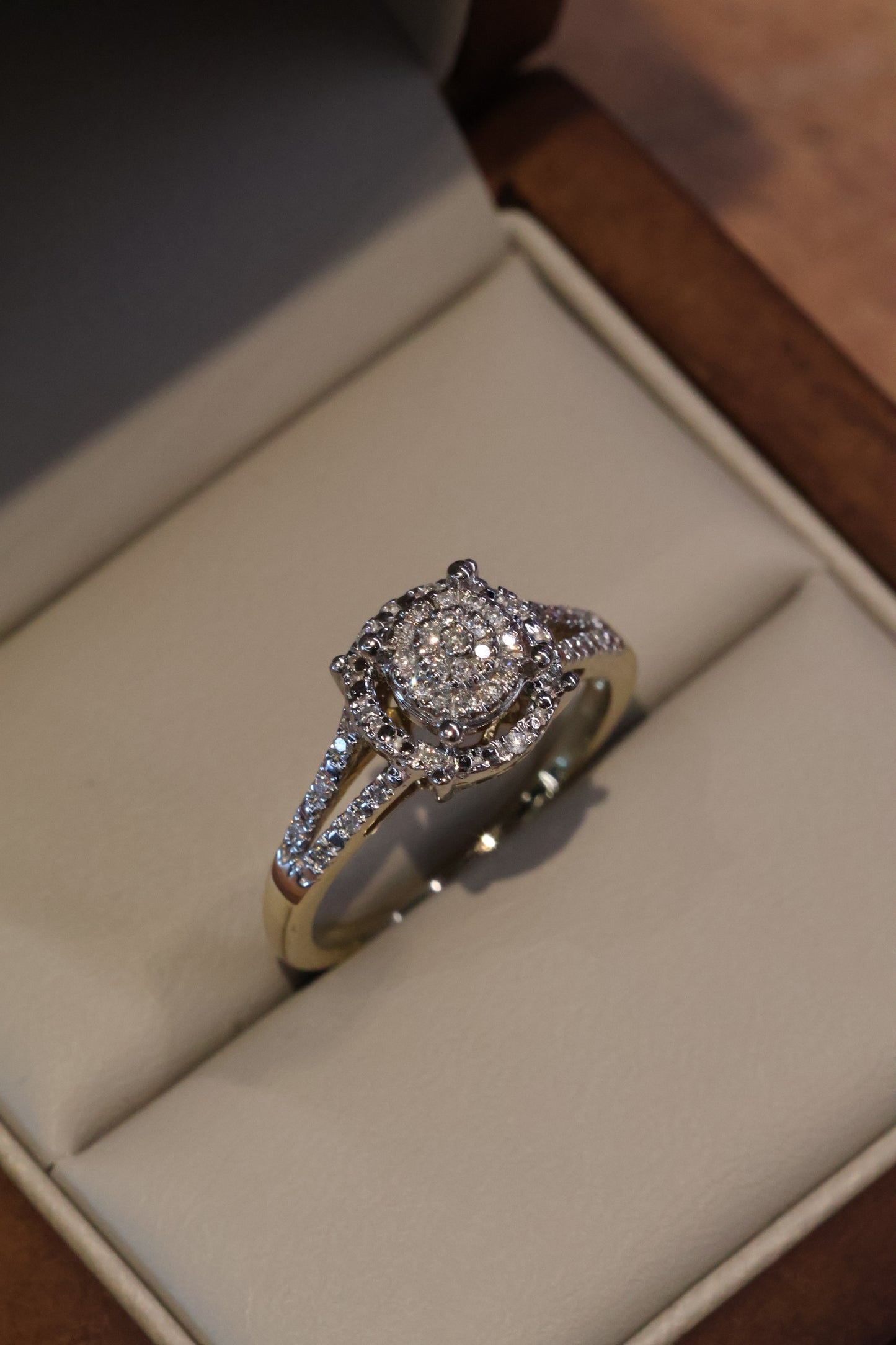 Anillo OF1773 en oro amarillo 14k con diamante natural .18cts