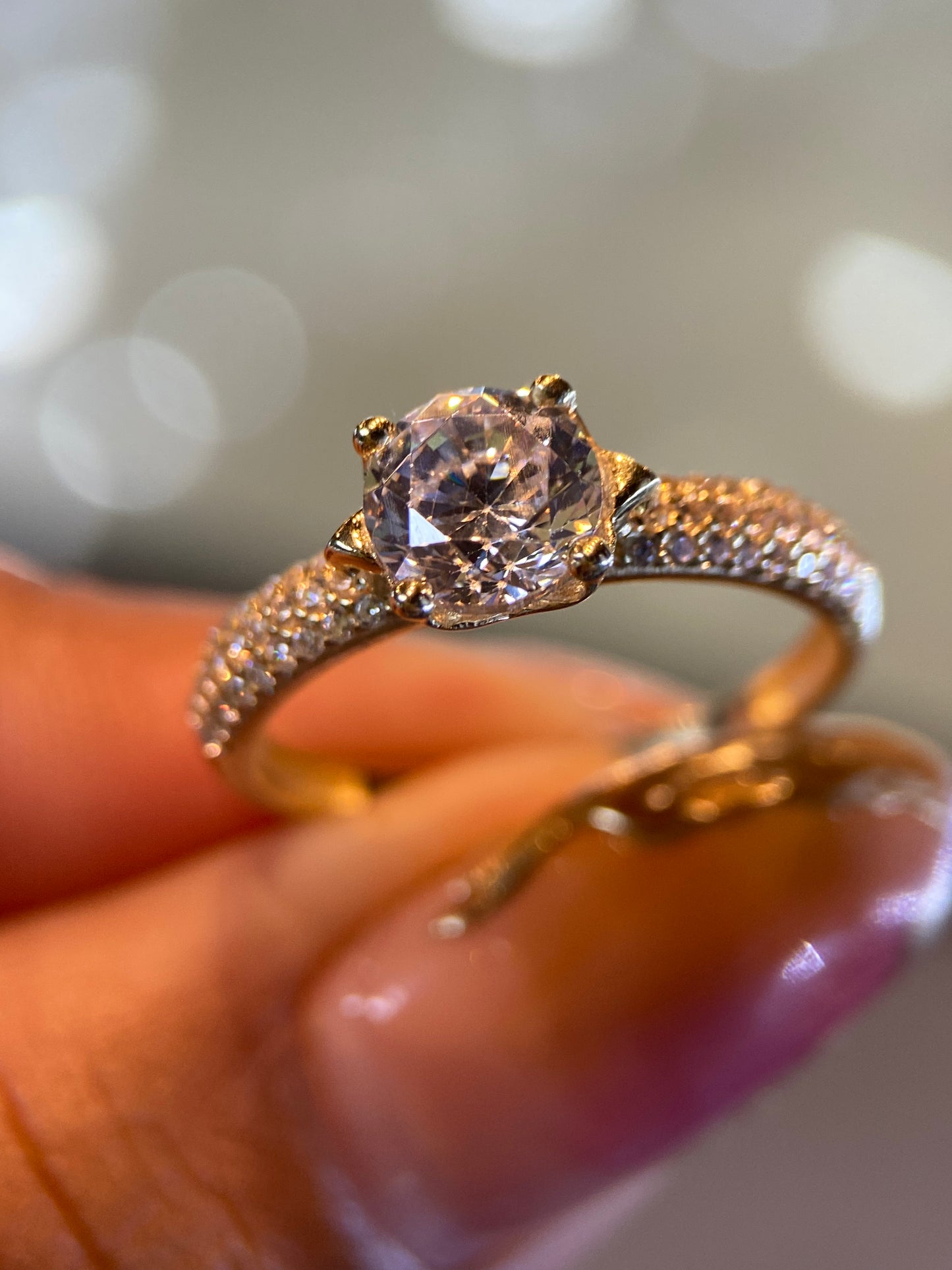Anillo de compromiso en oro