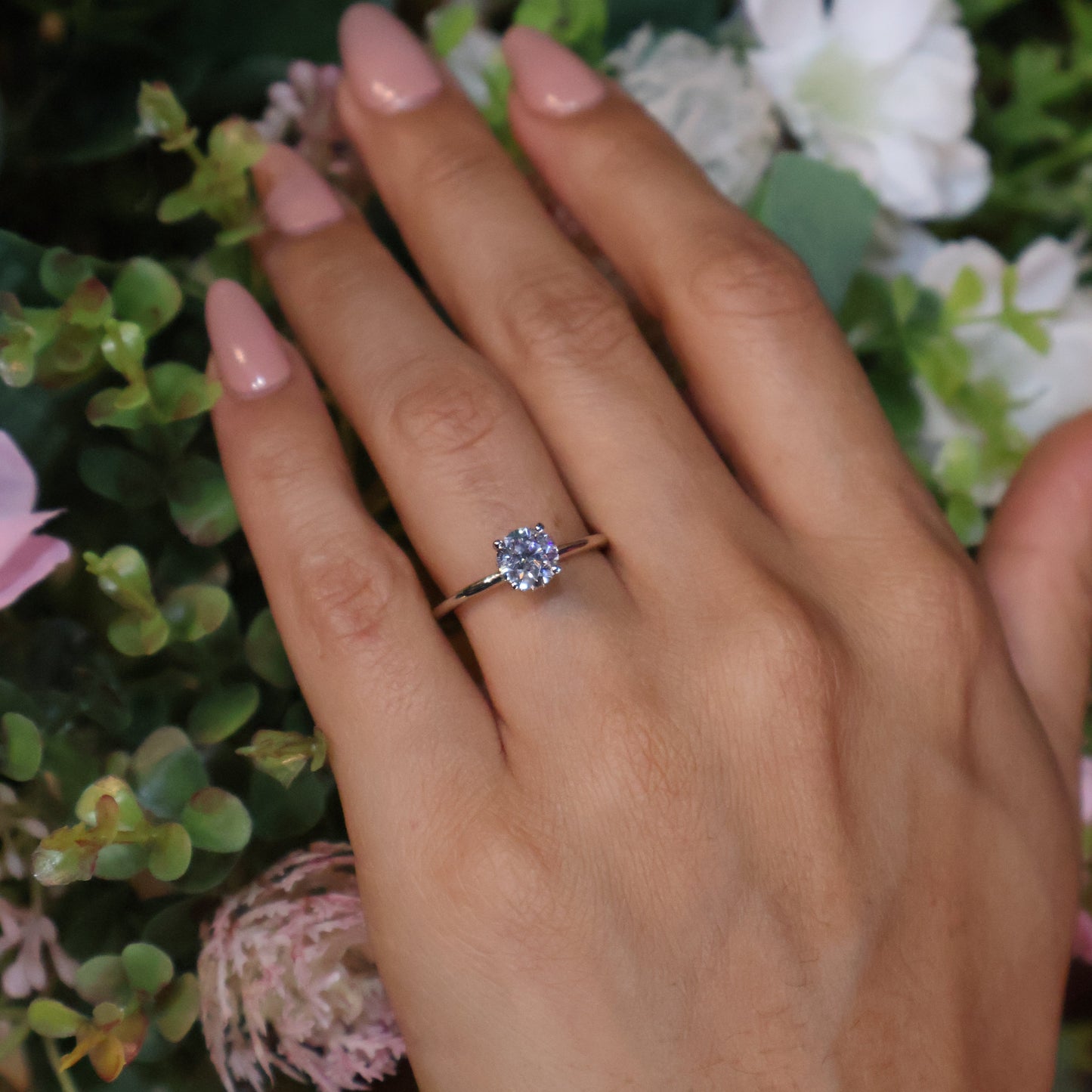 Anillo Eva en oro con diamante de laboratorio corte redondo 1.00 ct