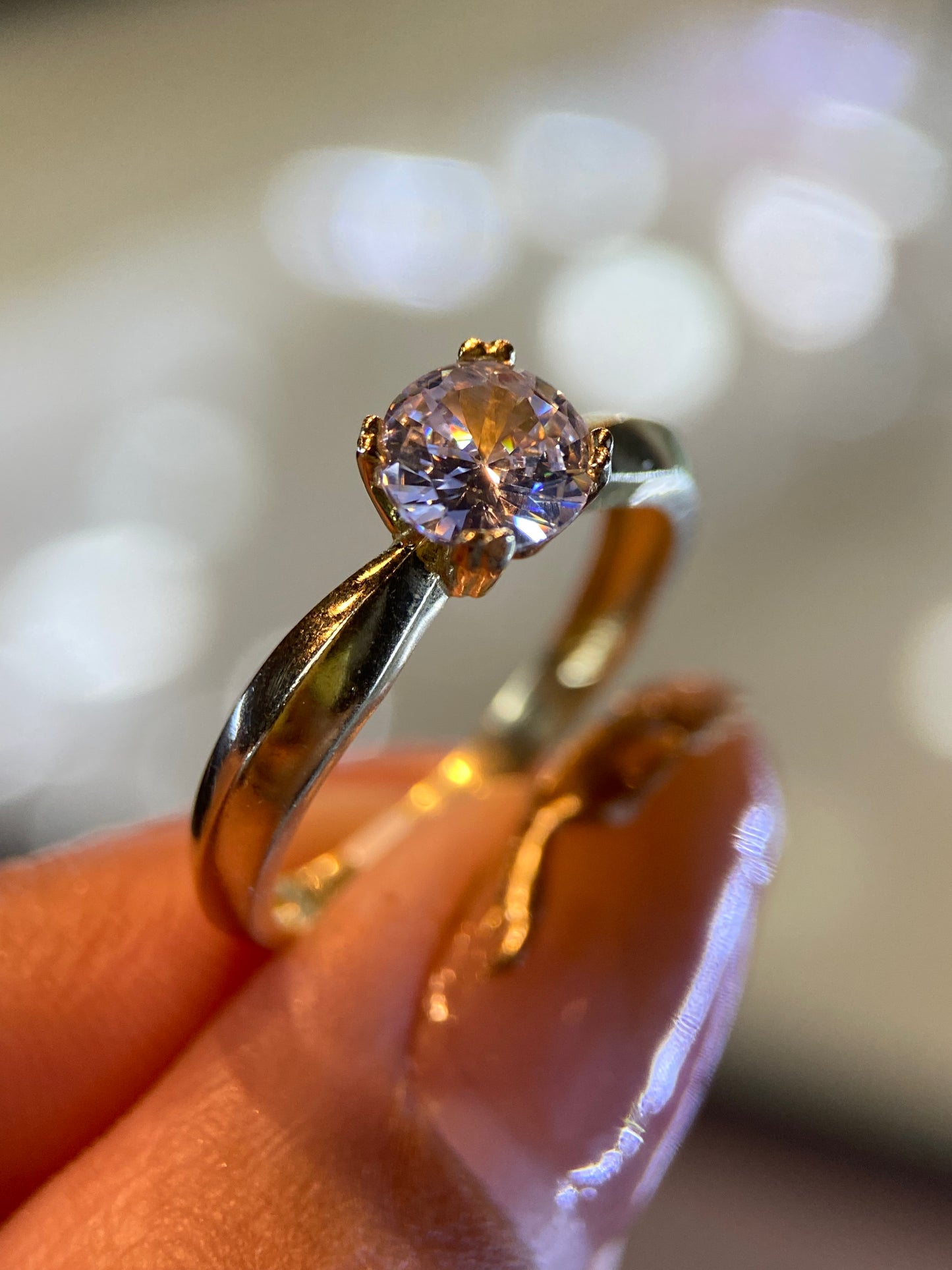 Anillo de compromiso en oro