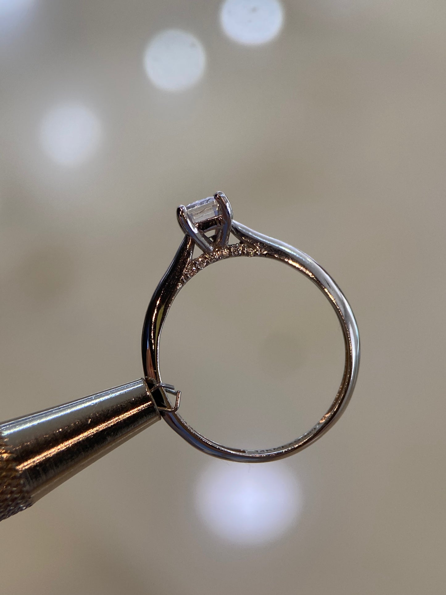 Anillo de compromiso en oro