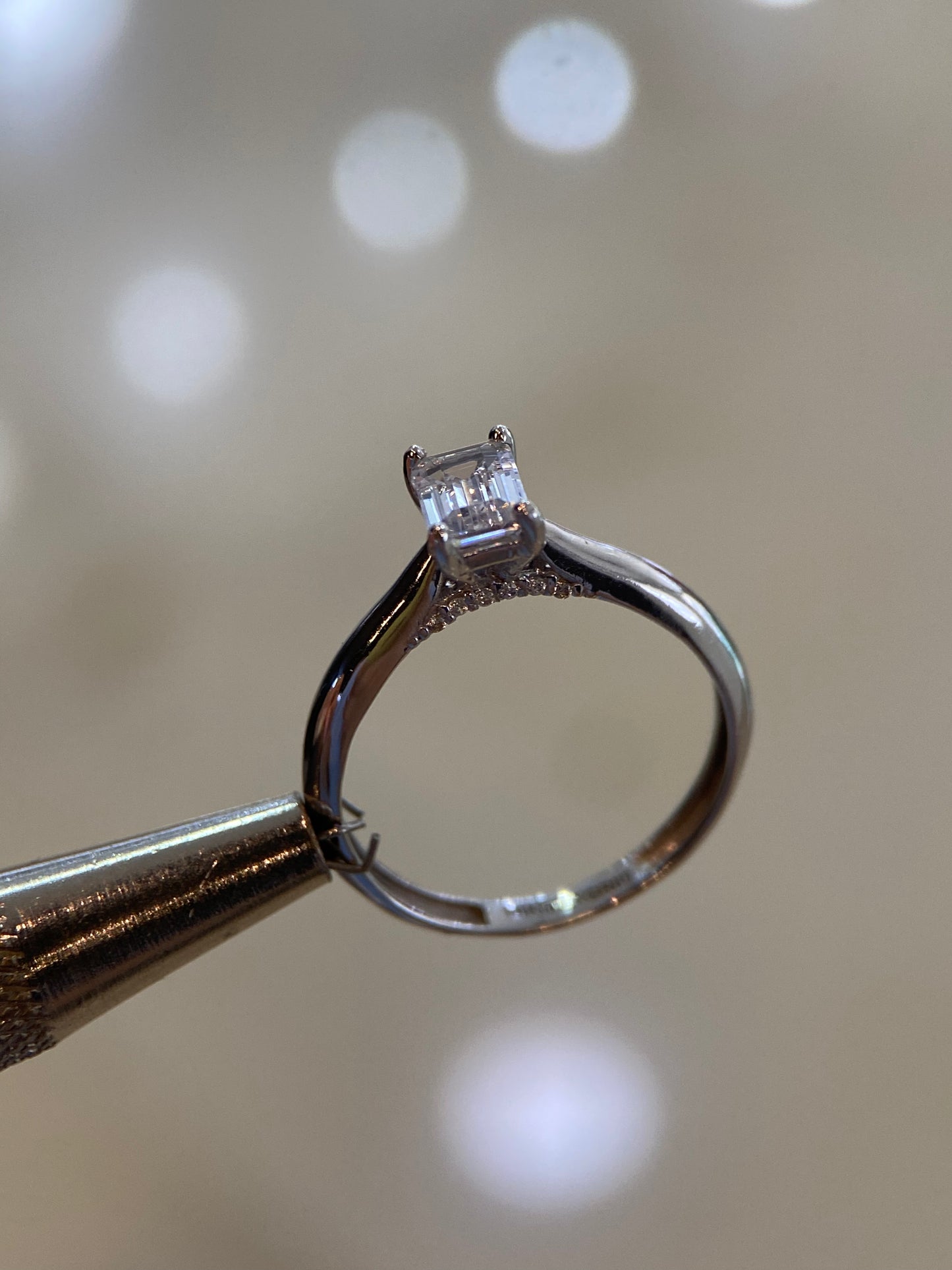 Anillo de compromiso en oro