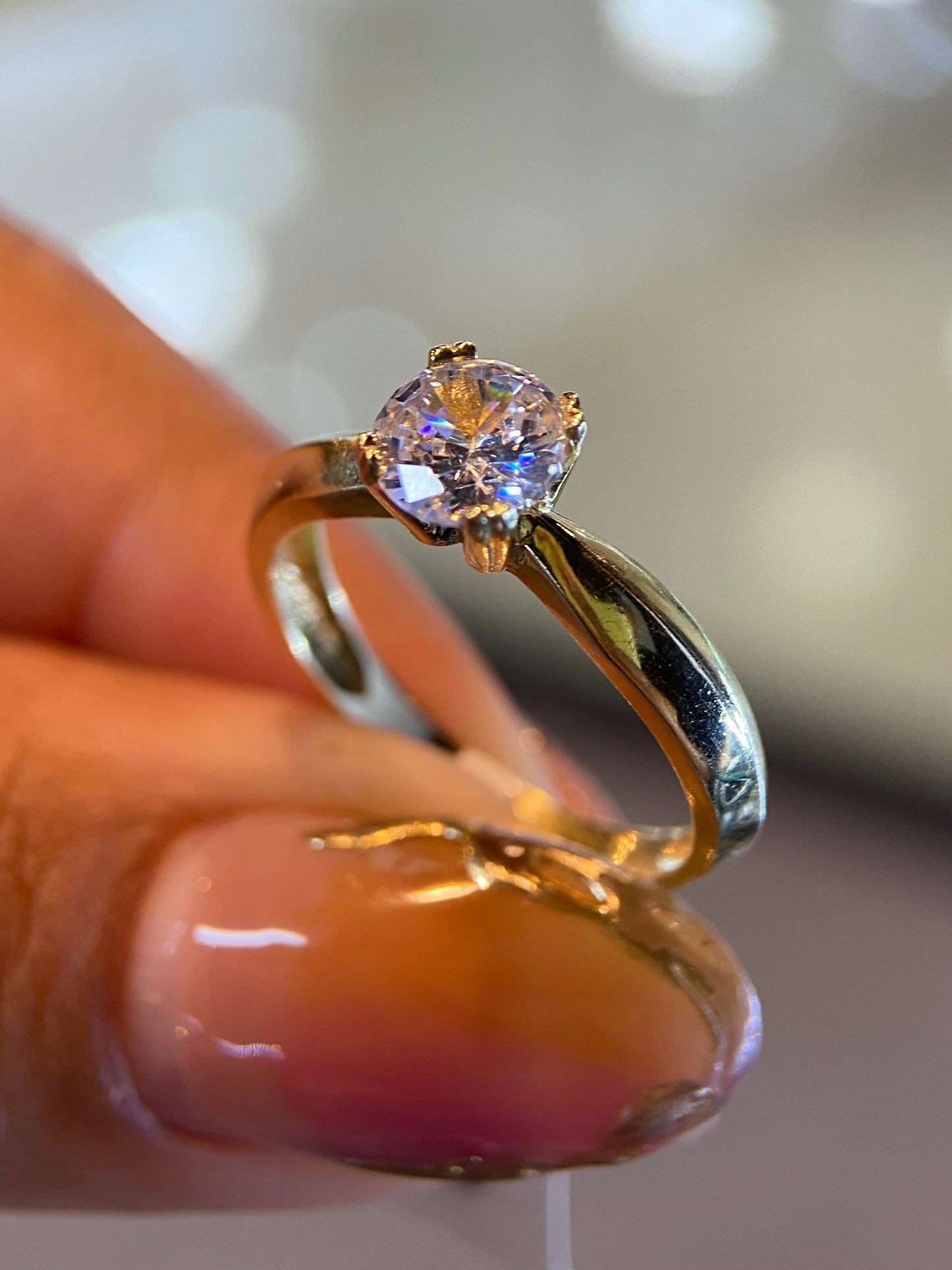 Anillo de compromiso en oro