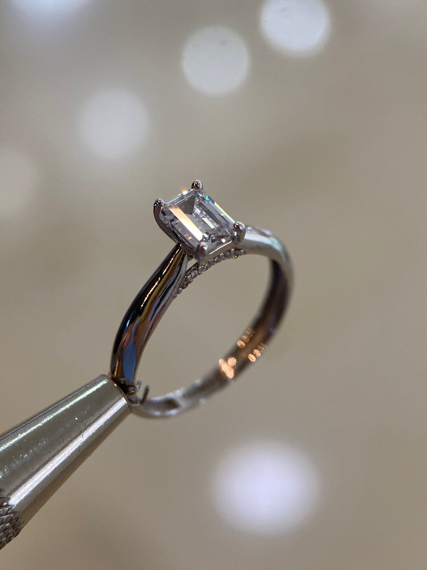 Anillo de compromiso en oro