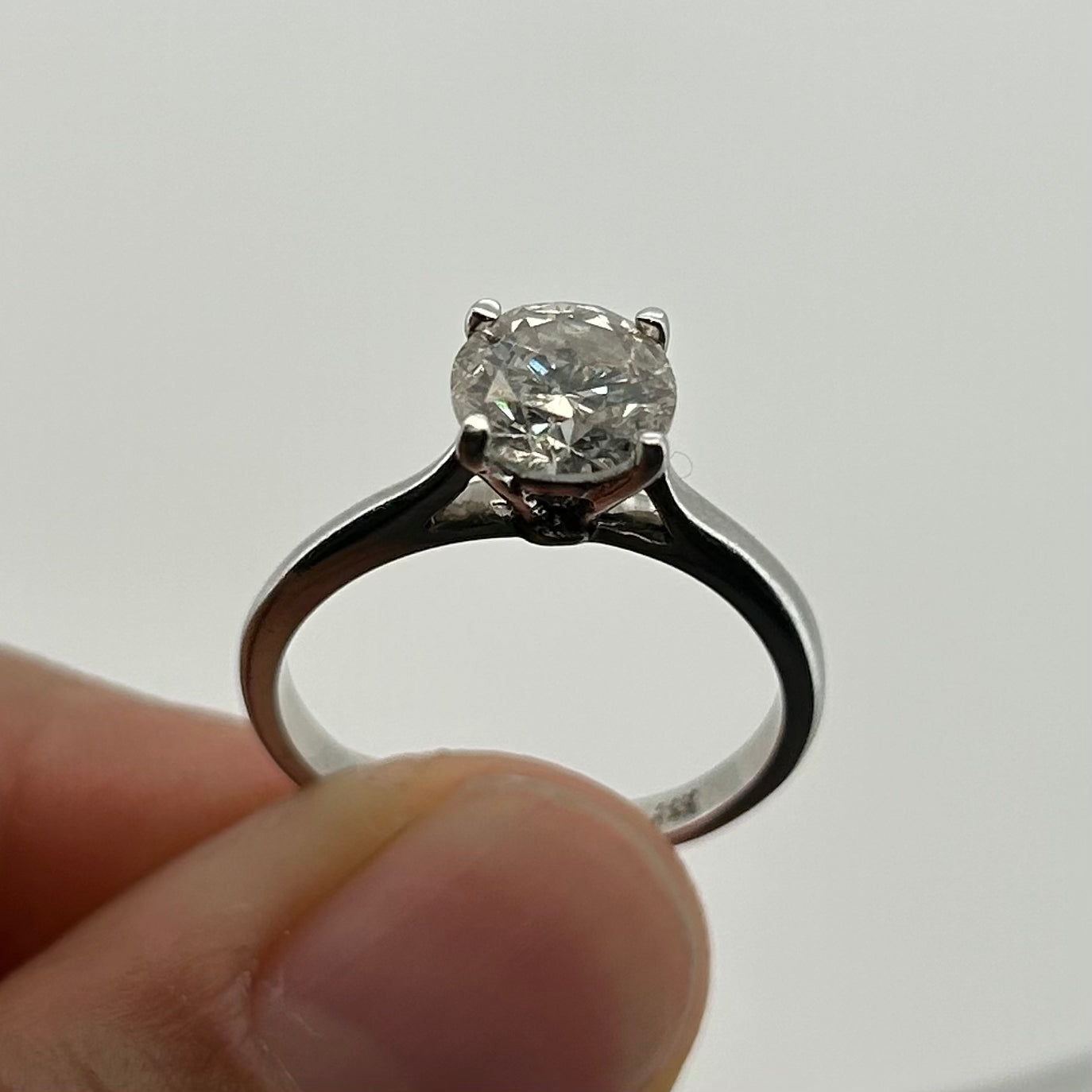 Anillo de compromiso en oro