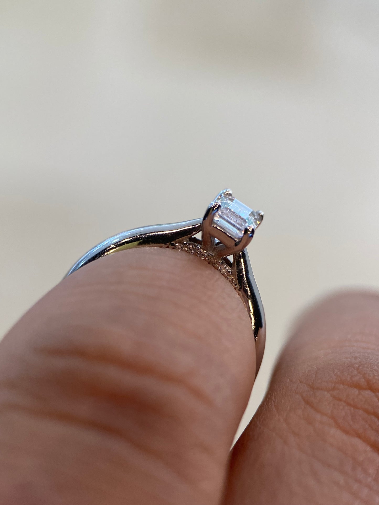 Anillo de compromiso en oro