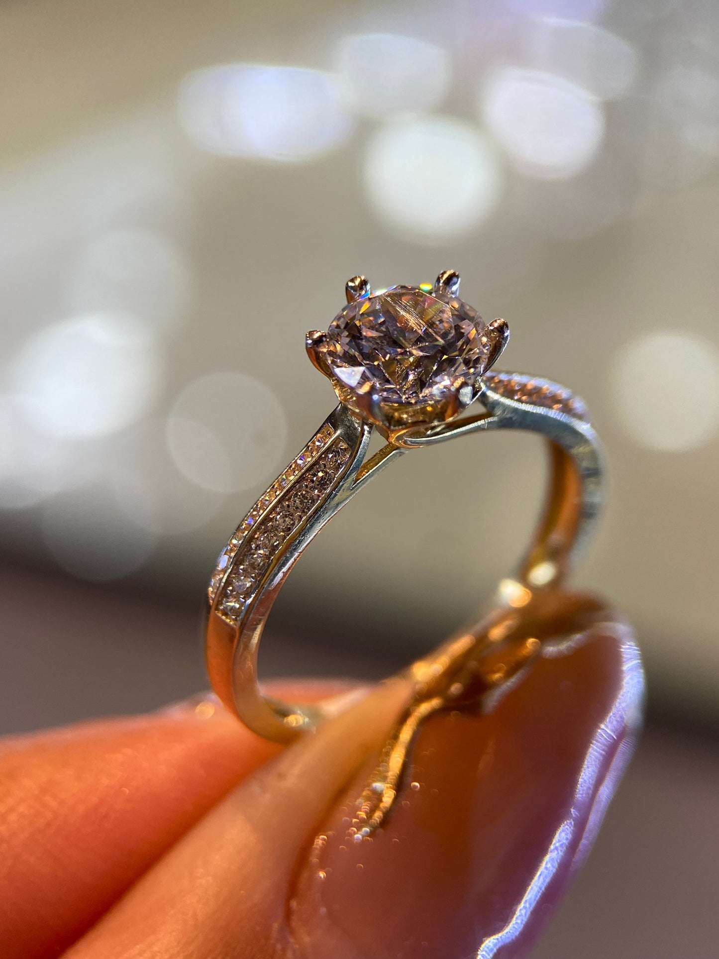 Anillo de compromiso en oro