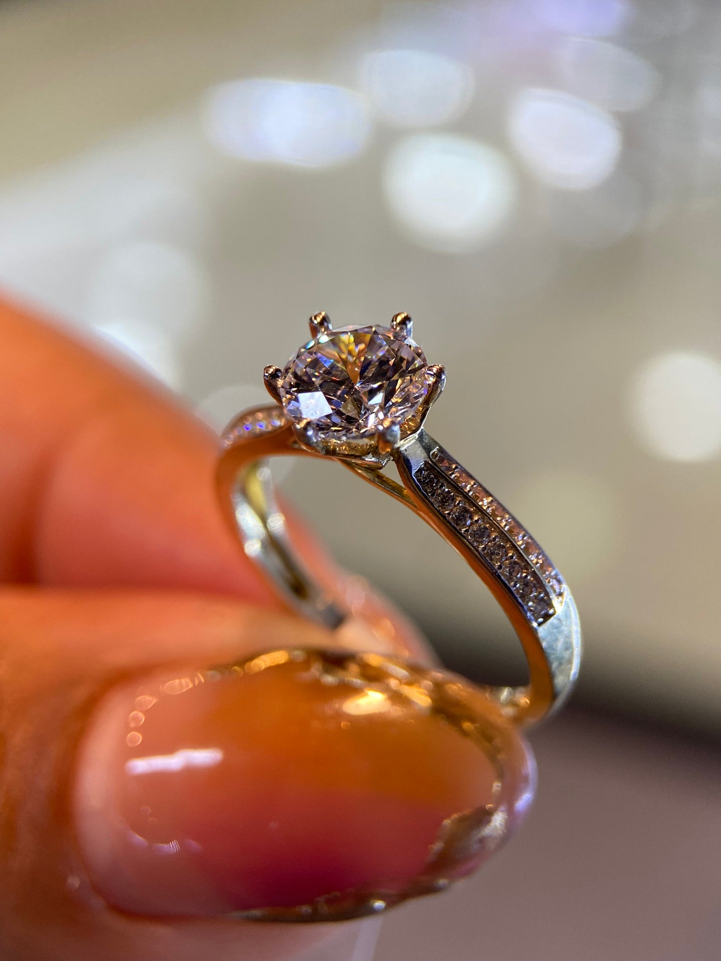Anillo de compromiso en oro