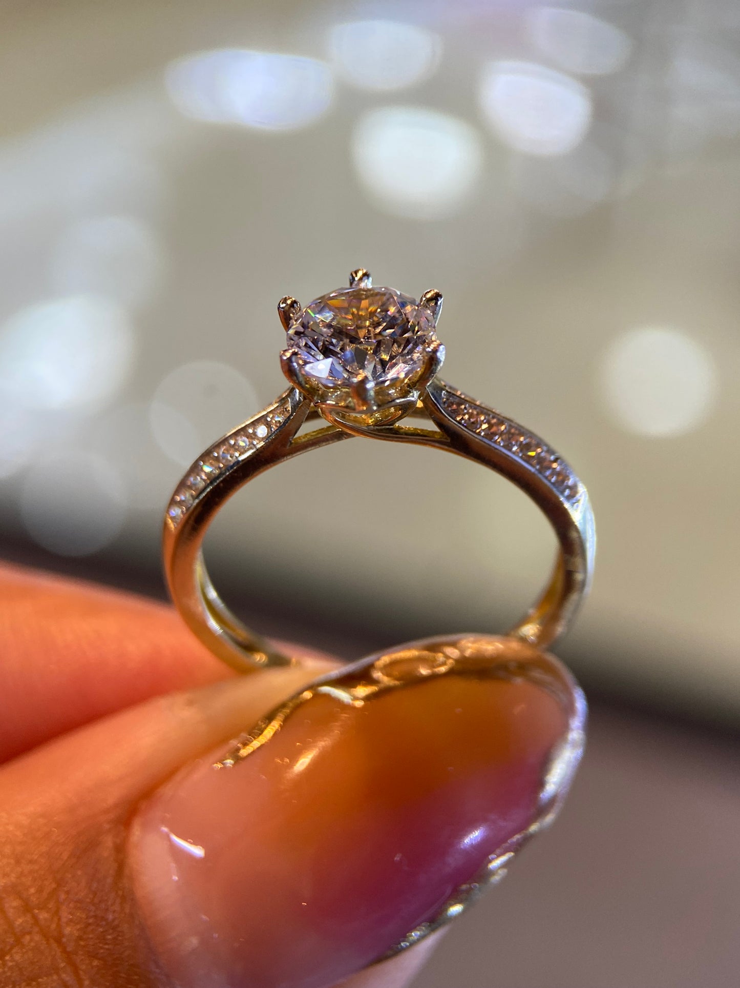 Anillo de compromiso en oro