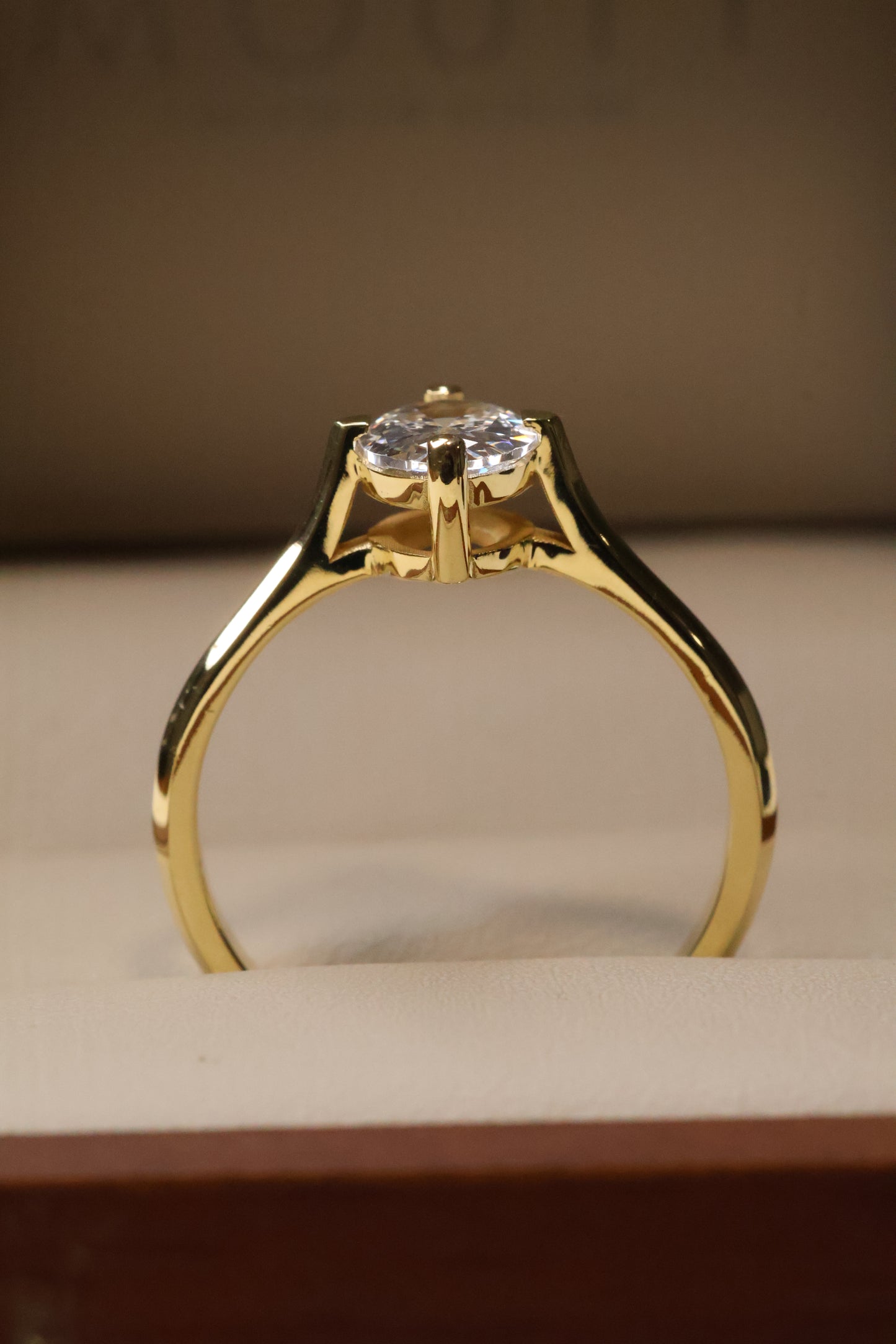 Anillo Annelisse en Oro Amarillo 18k Circonia 1.0 ct Mod.16090