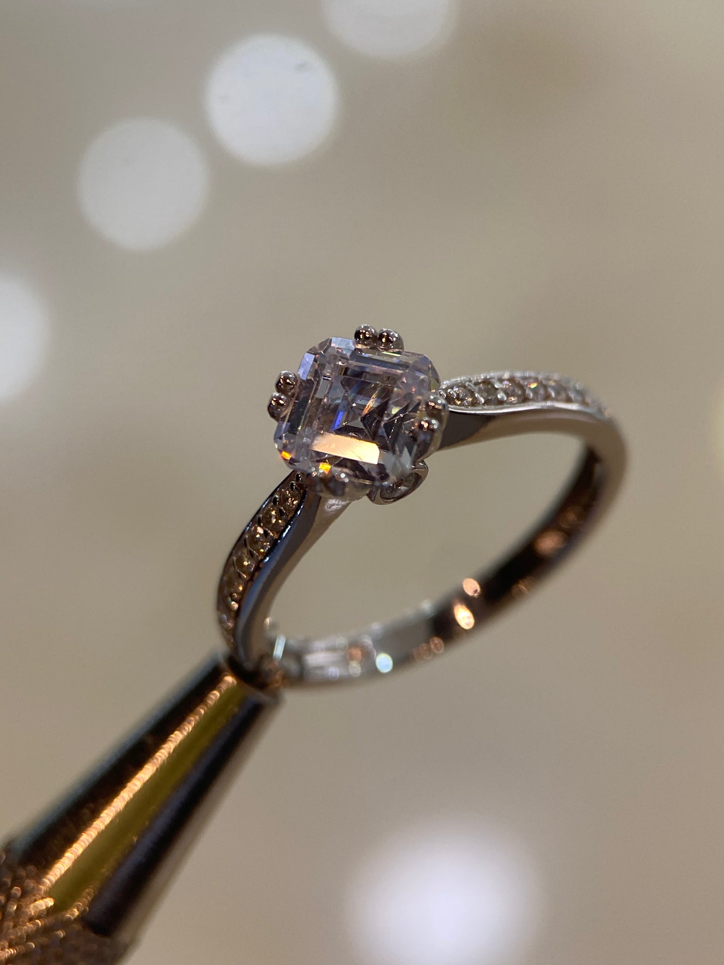 Anillo de compromiso en oro