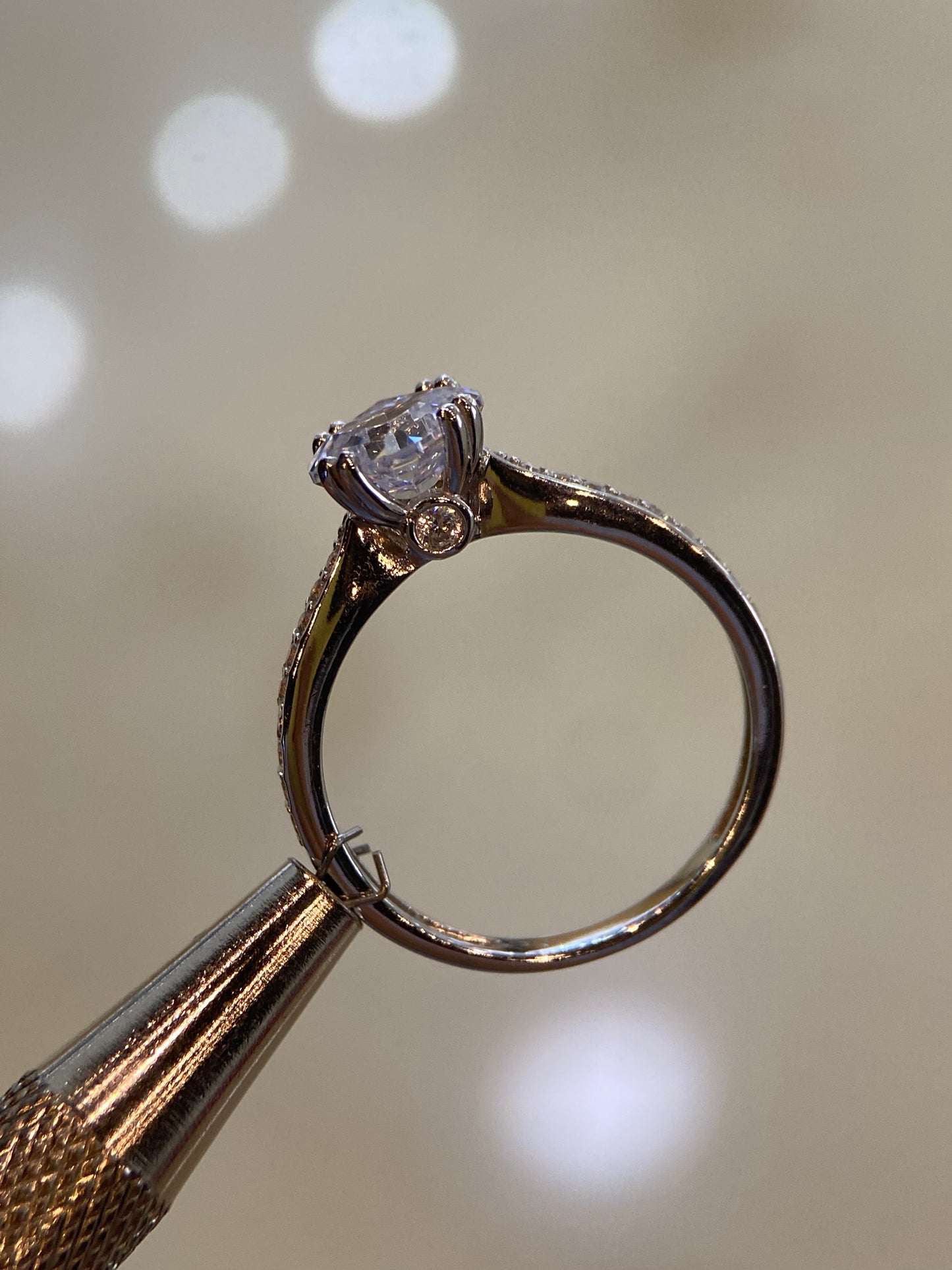 Anillo de compromiso en oro