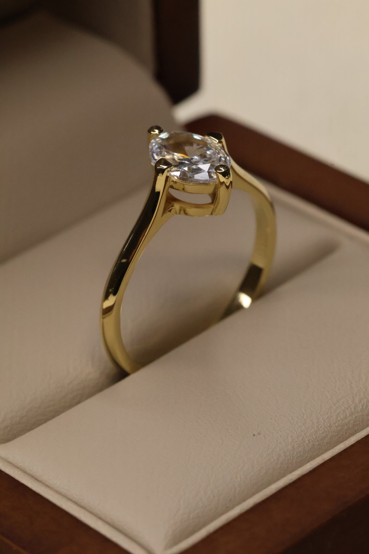 Anillo Annelisse en Oro Amarillo 18k Circonia 1.0 ct Mod.16090