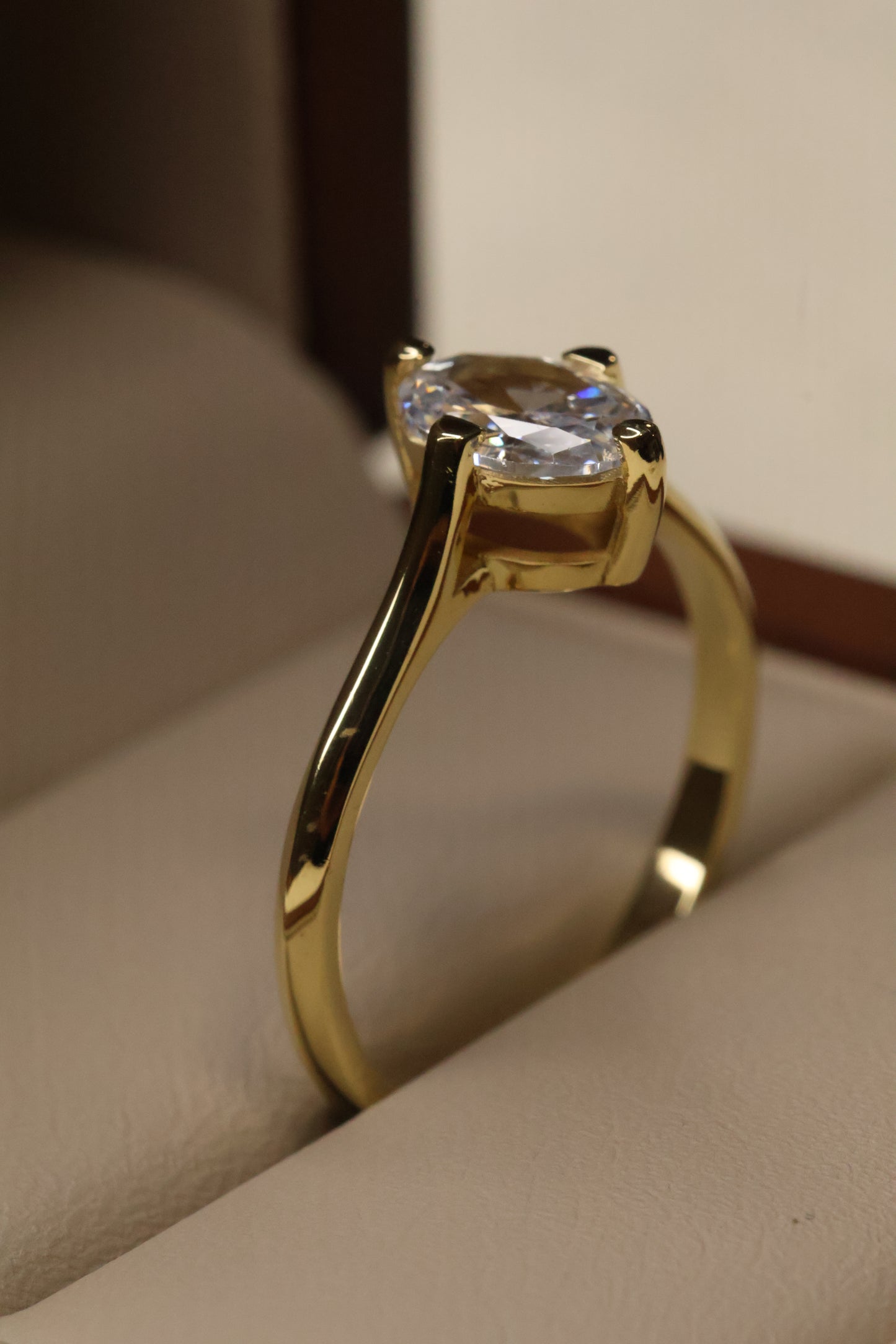 Anillo Annelisse en Oro Amarillo 18k Circonia 1.0 ct Mod.16090