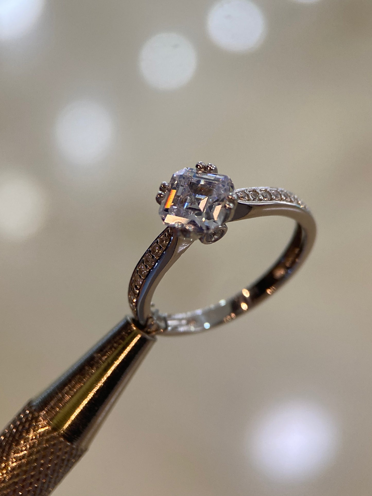 Anillo de compromiso en oro