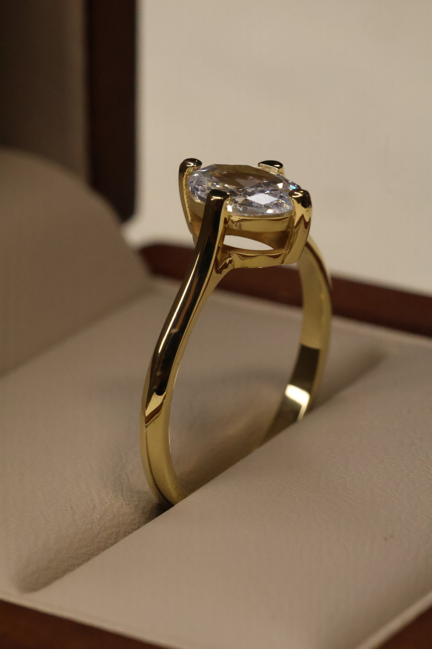 Anillo Annelisse en Oro Amarillo 18k Circonia 1.0 ct Mod.16090