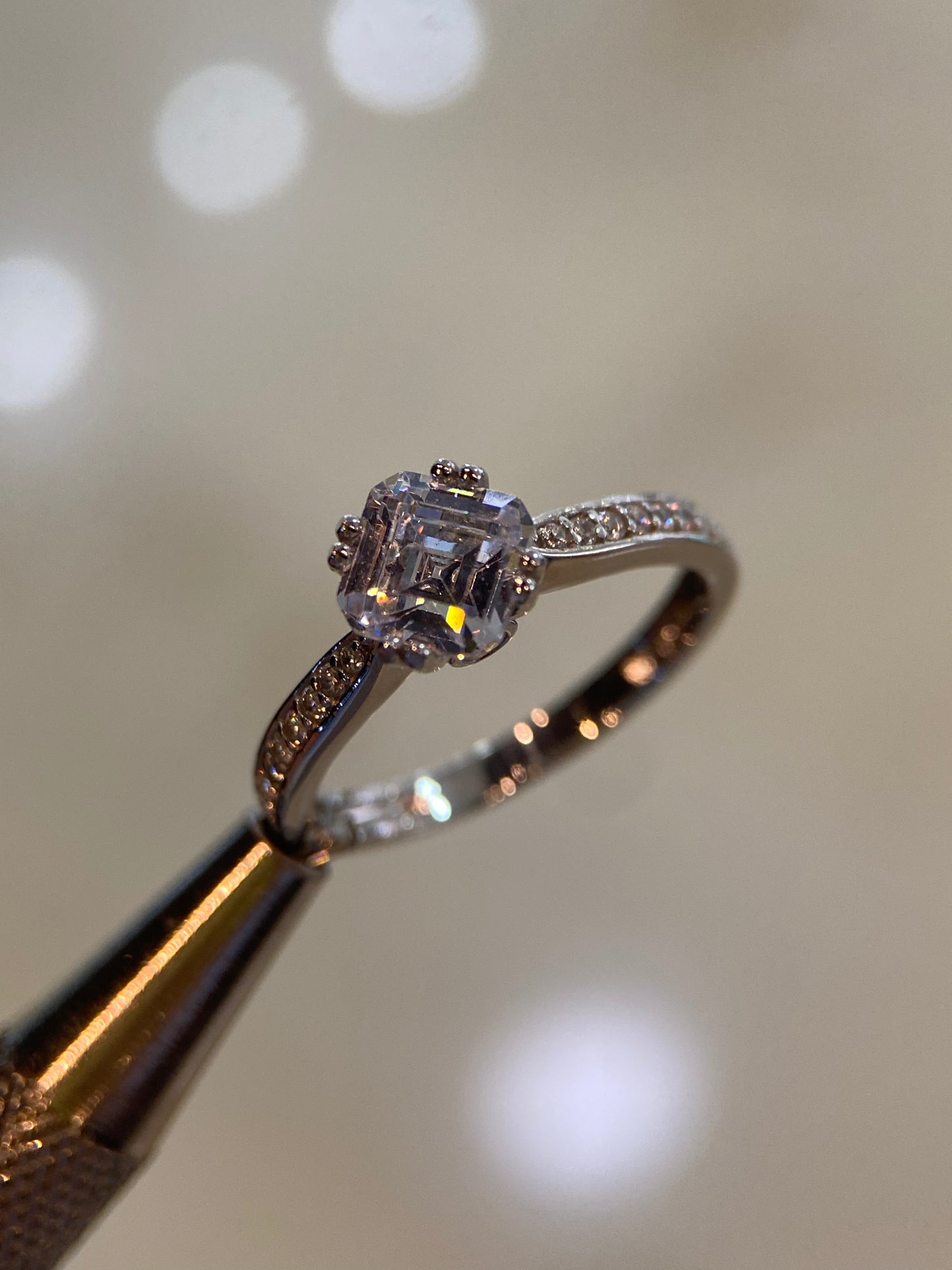 Anillo de compromiso en oro