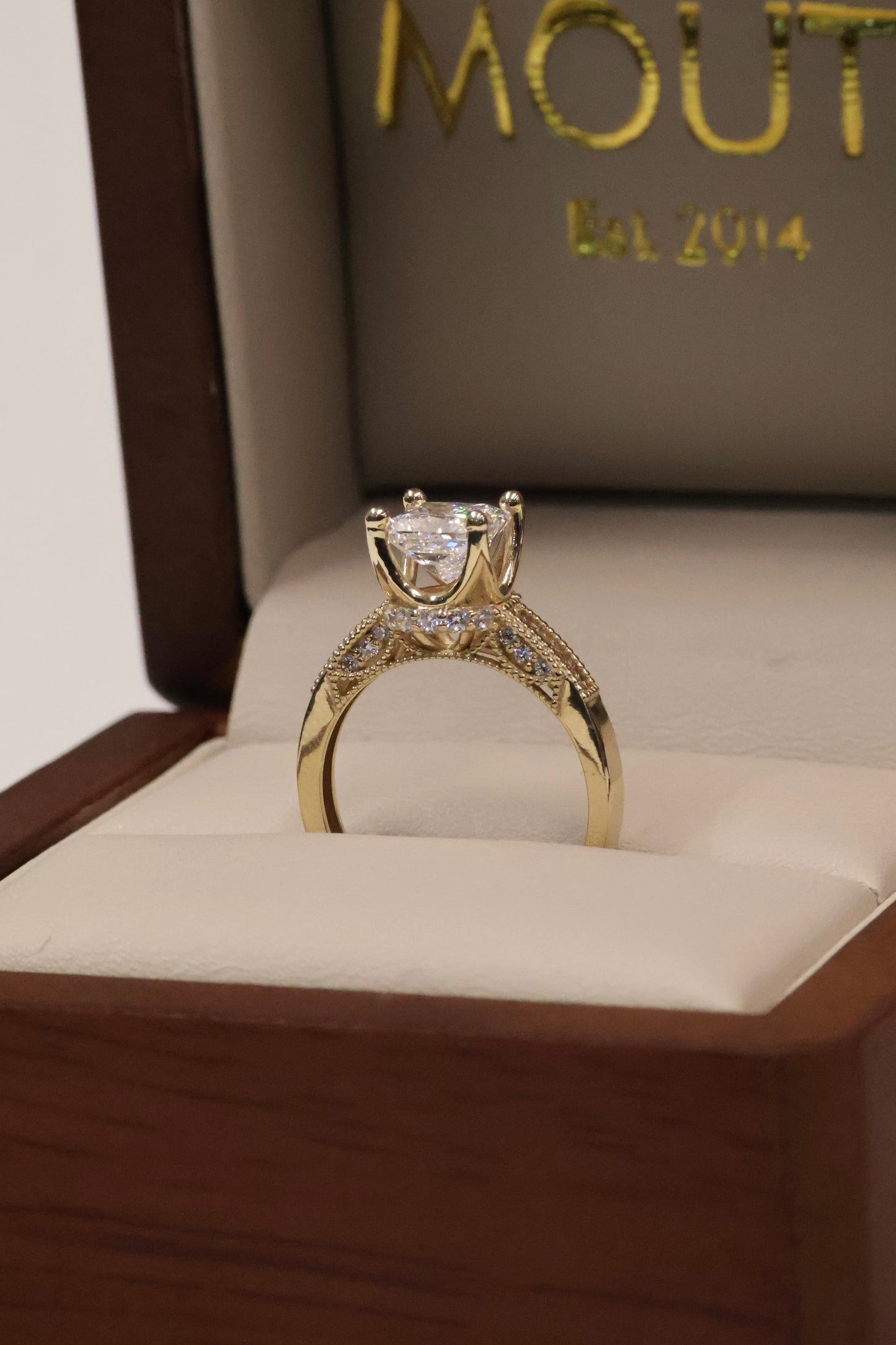 Anillo de compromiso en Oro