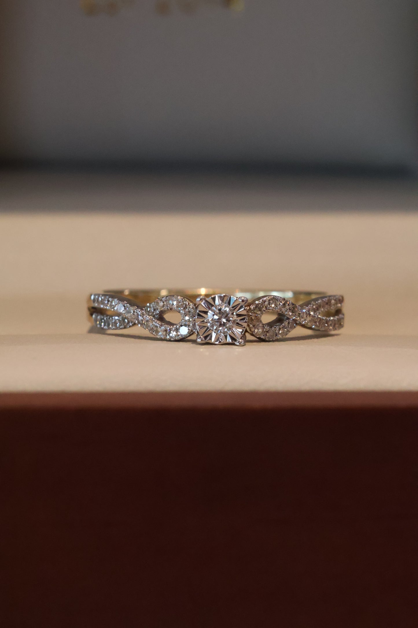 Anillo Of2141 en oro amarillo 14k con diamante natural .20cts