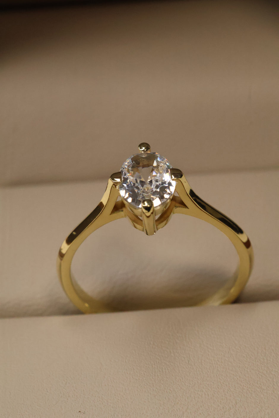 Anillo Annelisse en Oro Amarillo 18k Circonia 1.0 ct Mod.16090