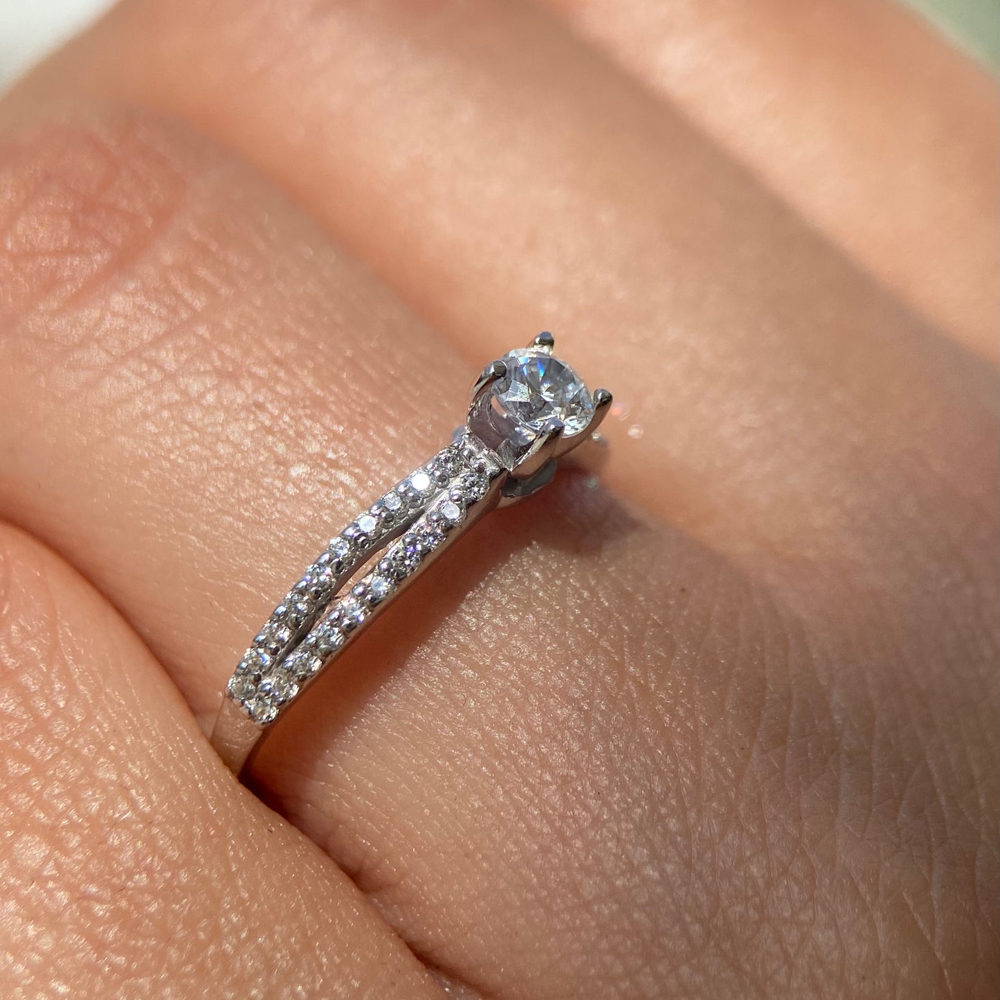 Anillo de compromiso en oro