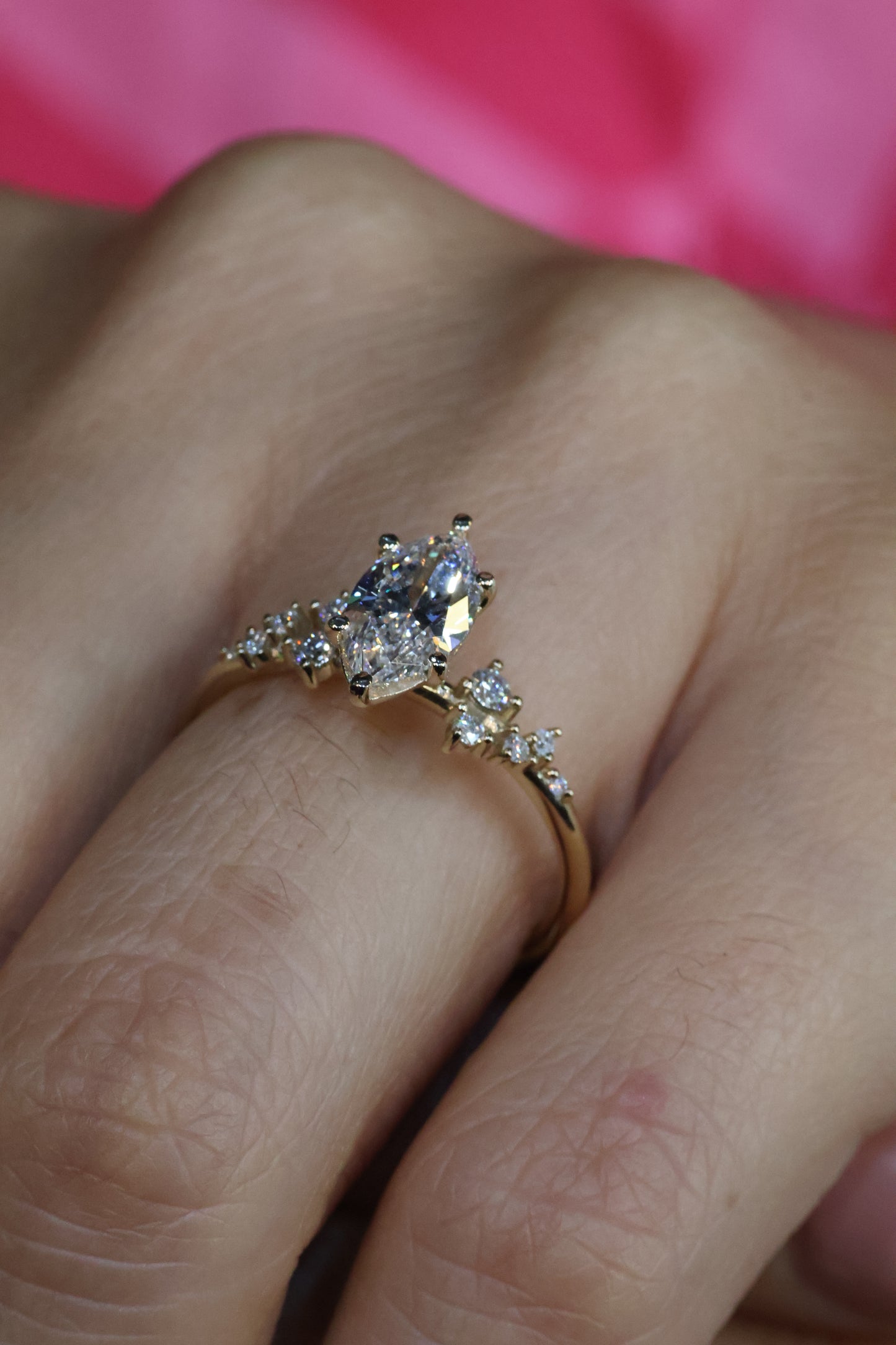 Anillo Ariel en oro con diamante de laboratorio corte marquise 1.00 ct