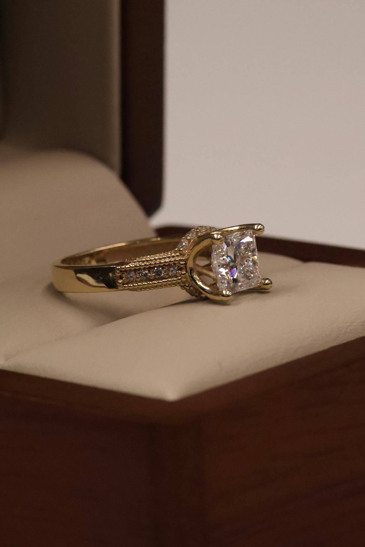 Anillo de compromiso en Oro