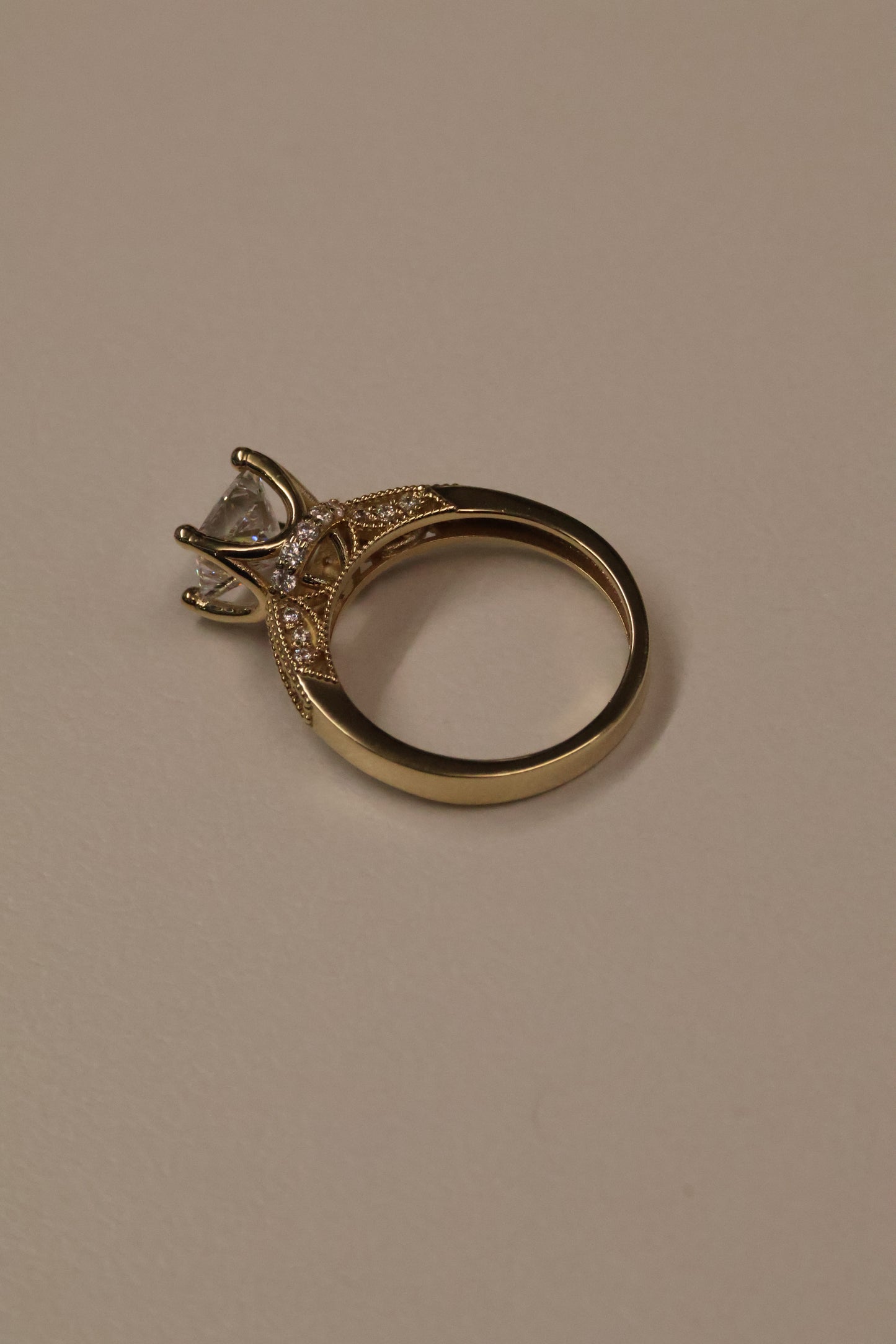 Anillo de compromiso en Oro