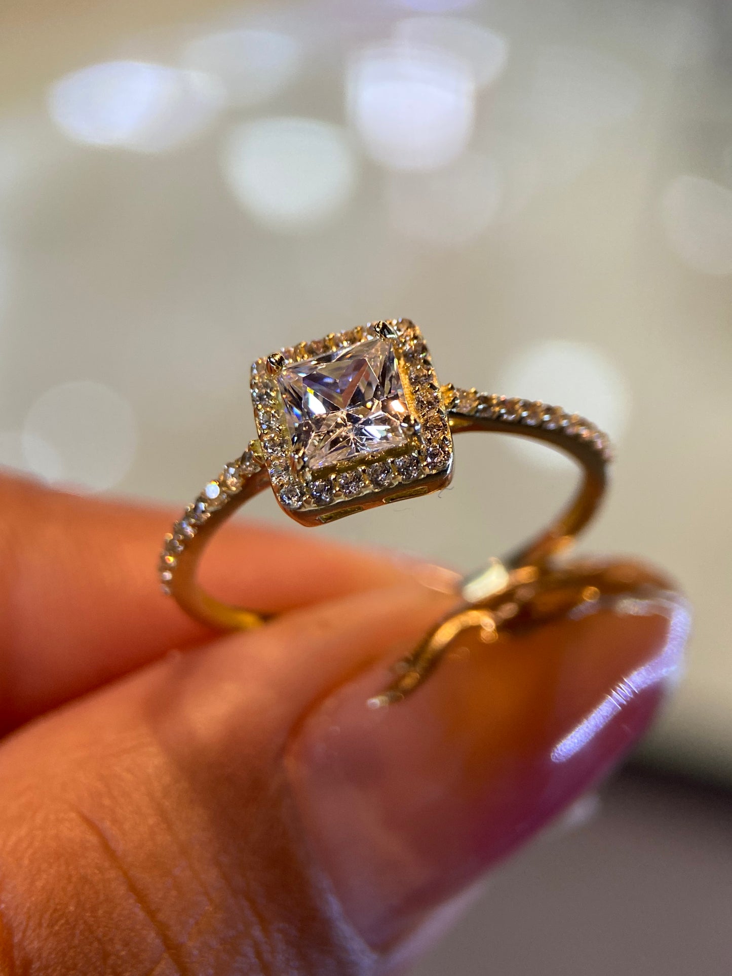 Anillo de compromiso en oro