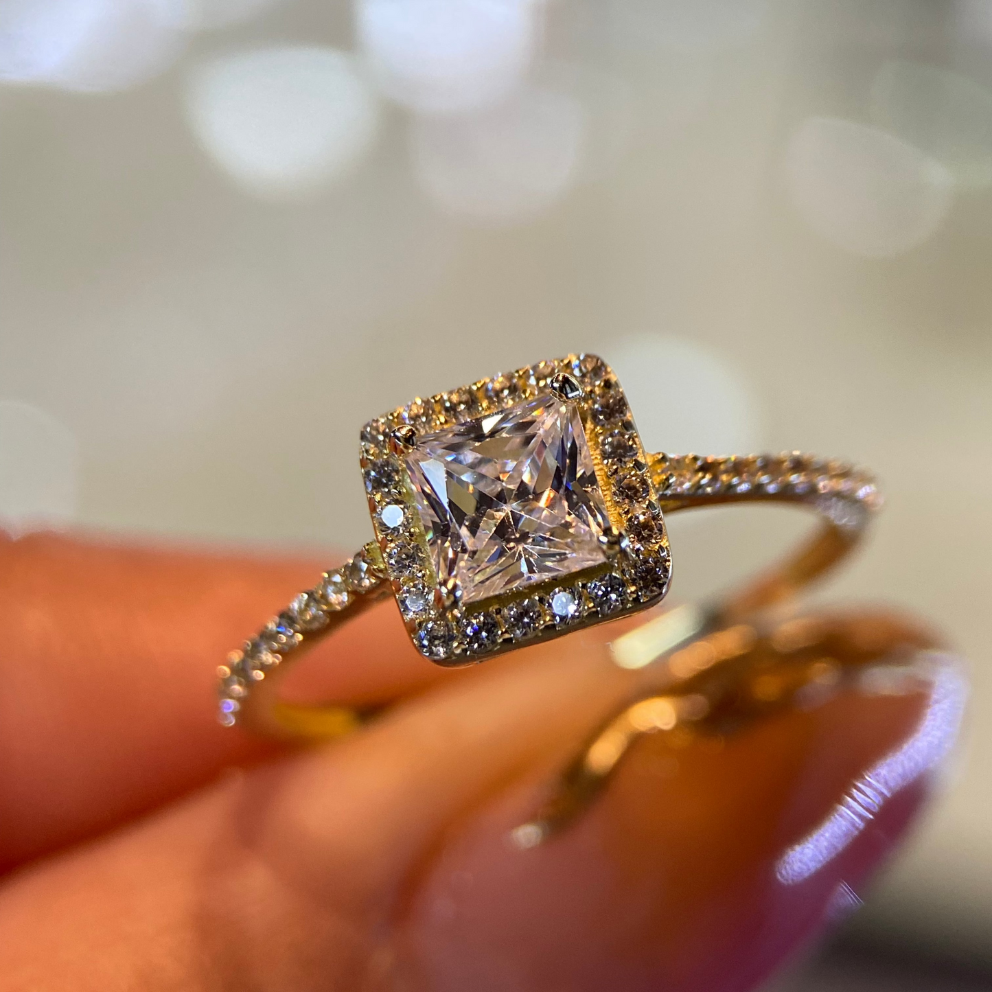 Anillo de compromiso en oro