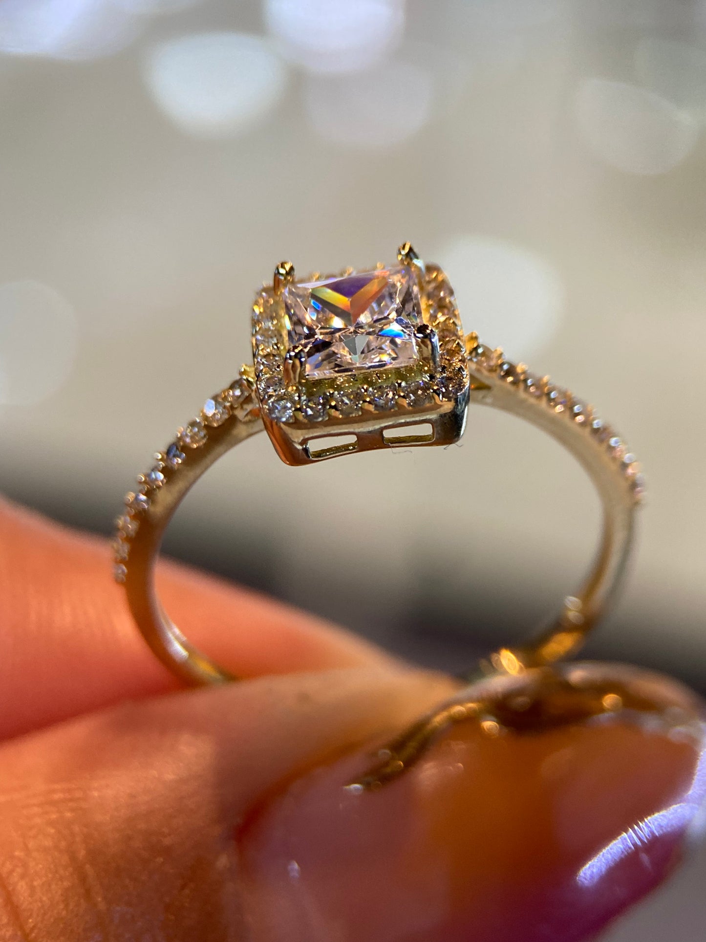 Anillo de compromiso en oro