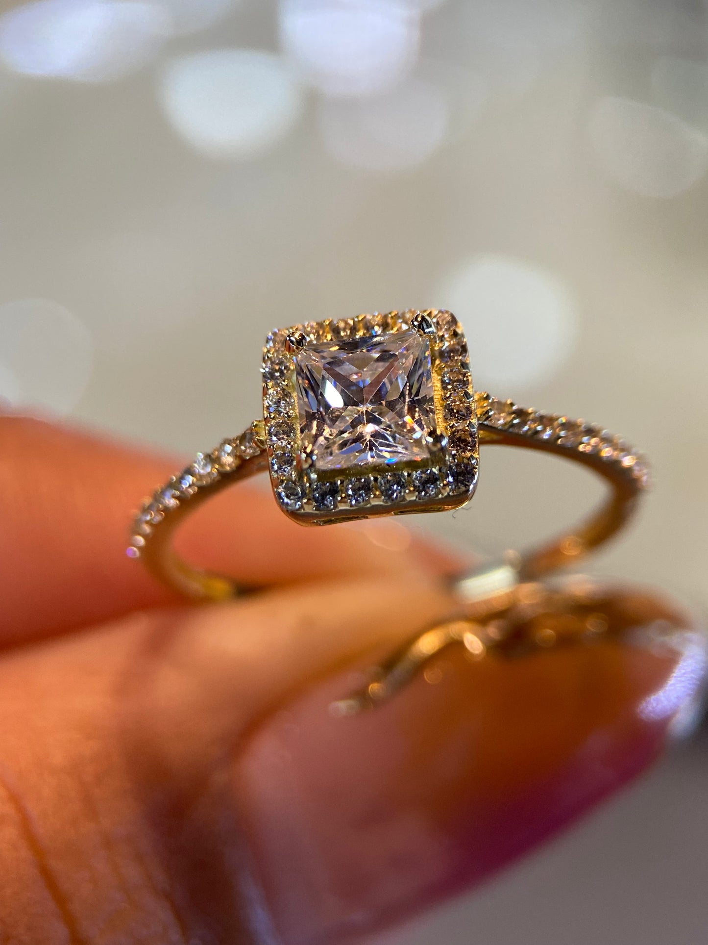 Anillo de compromiso en oro