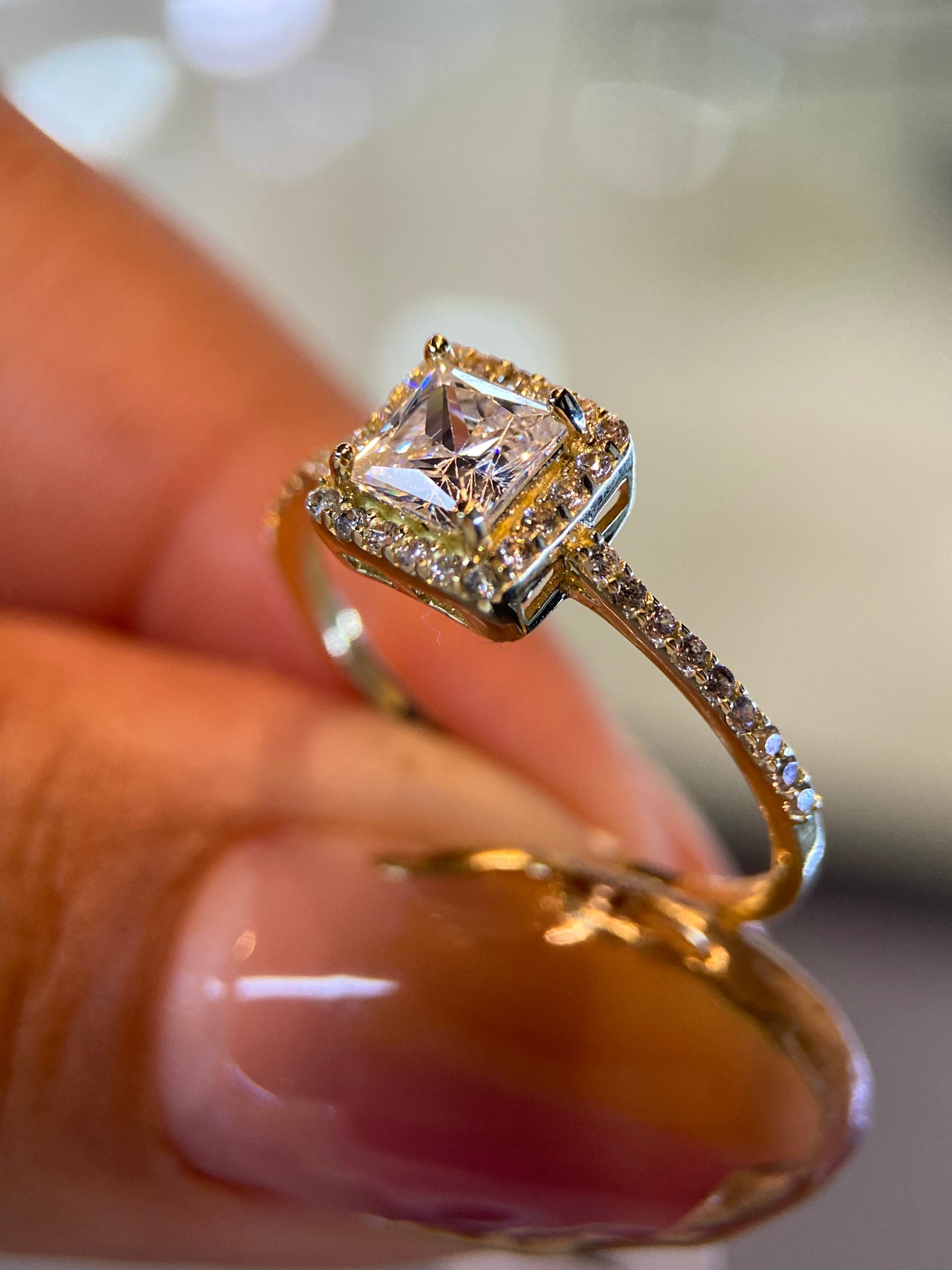 Anillo de compromiso en oro